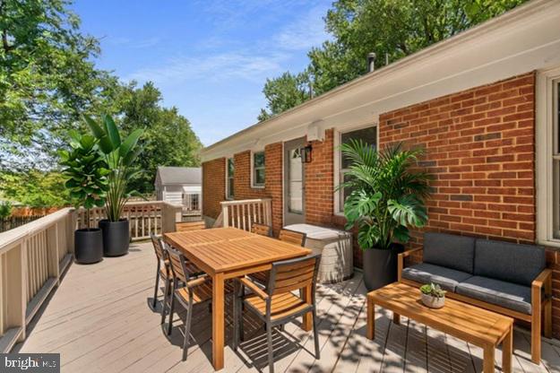 GREENWOOD KNOLLS - Residential