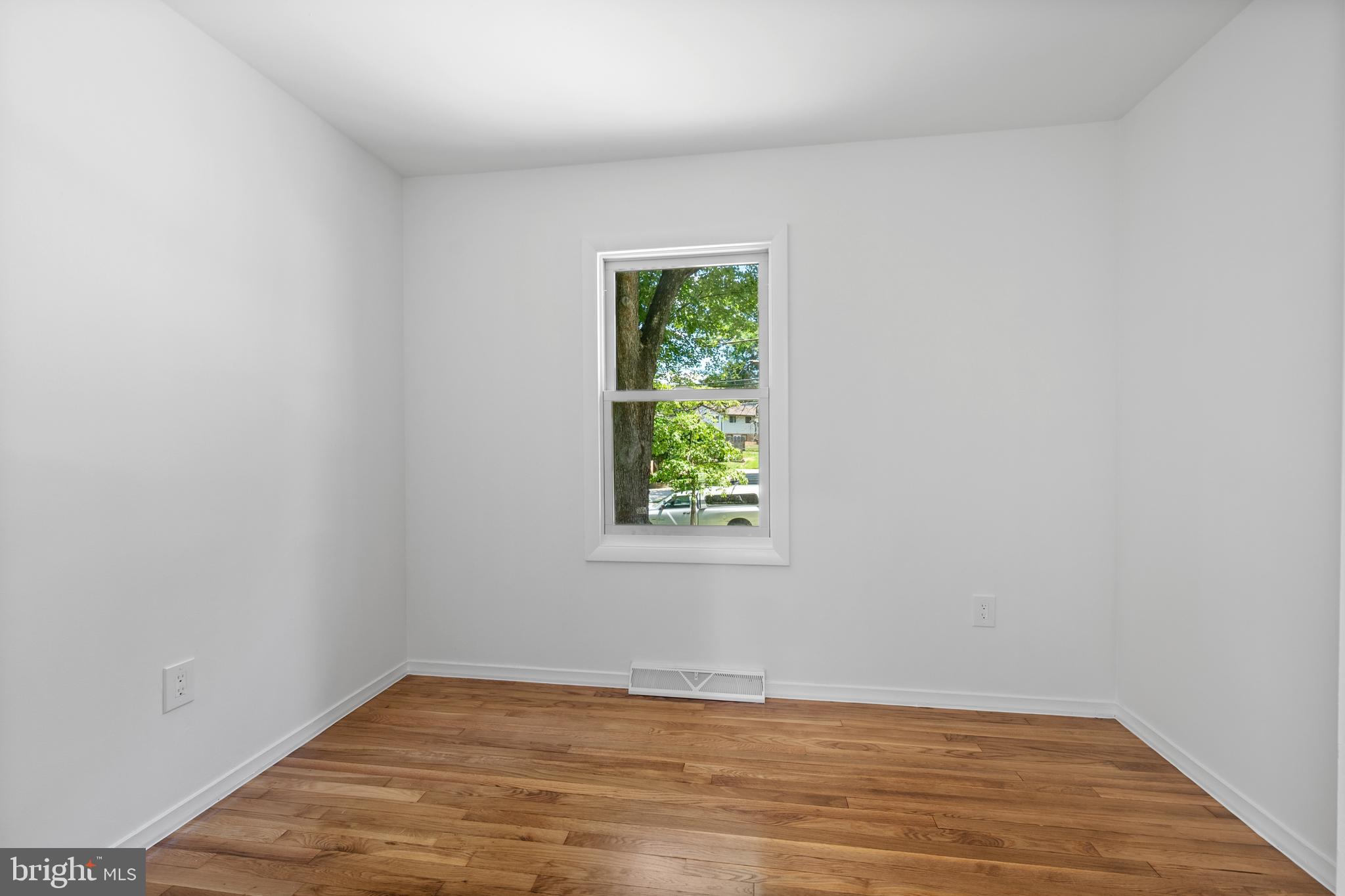 GREENWOOD KNOLLS - Residential