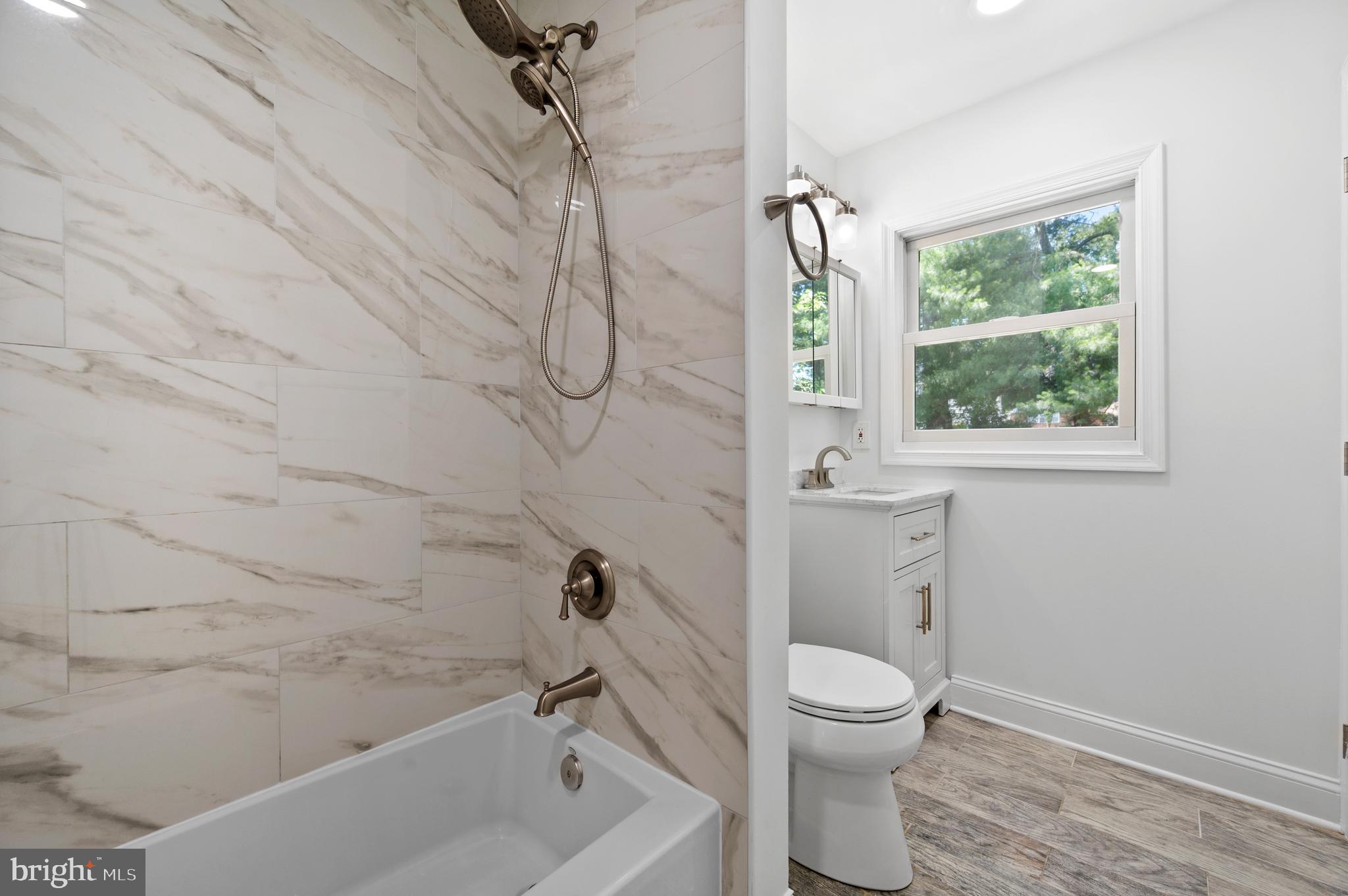 GREENWOOD KNOLLS - Residential