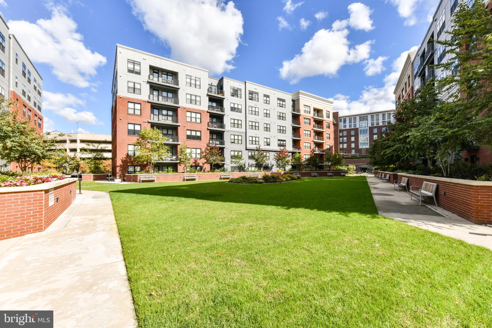 THE ATRIUM AT METROWEST - Residential