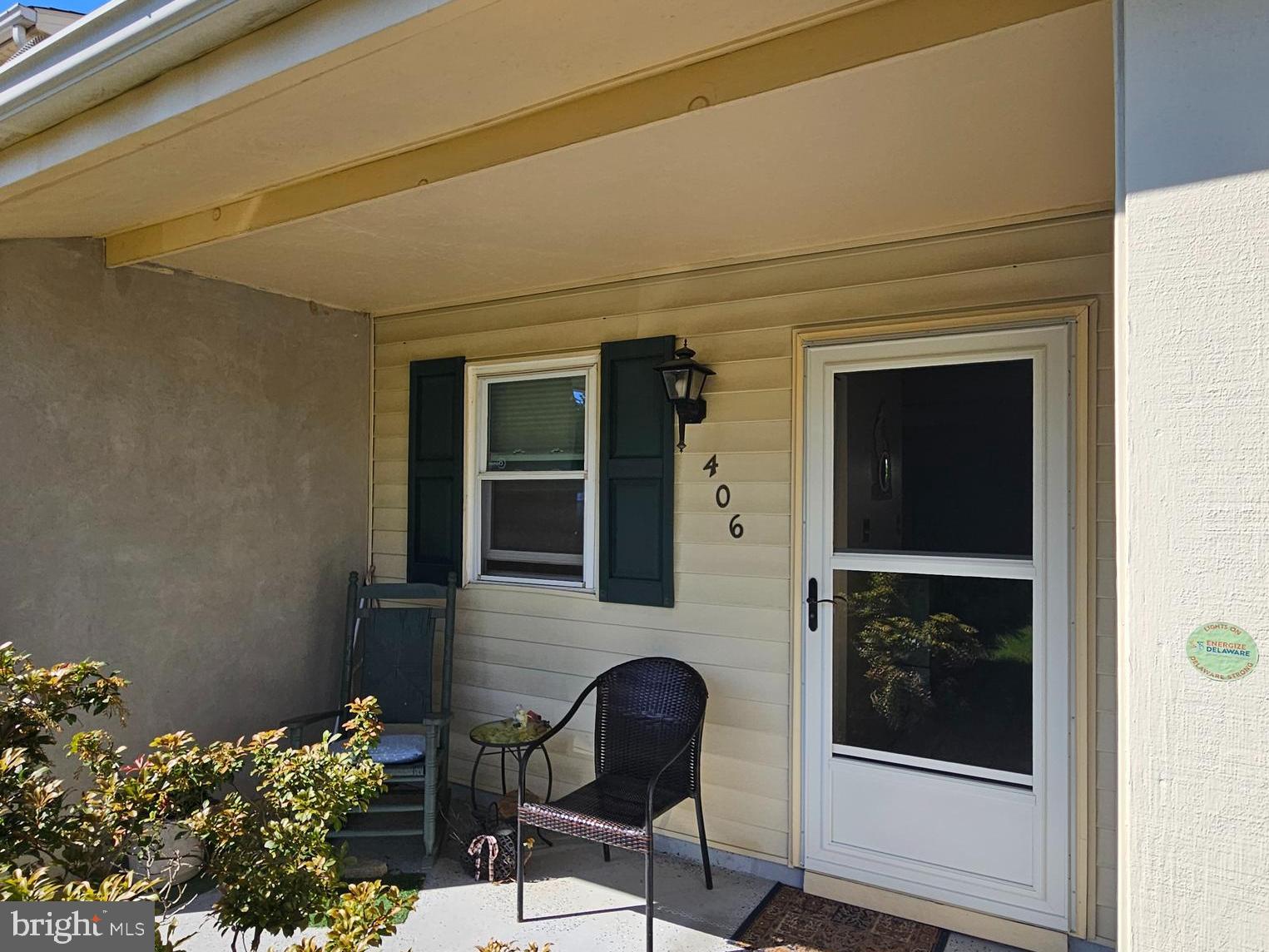 Re- Location makes this nice 3 bedroom town home available in a great location. It checks all the boxes. Close to Rt 1, Rt 40, 273, Old Baltimore pike.... and other major arteries. Too many shopping areas to list.  It is in a quiet neighborhood and will make a lovely home.