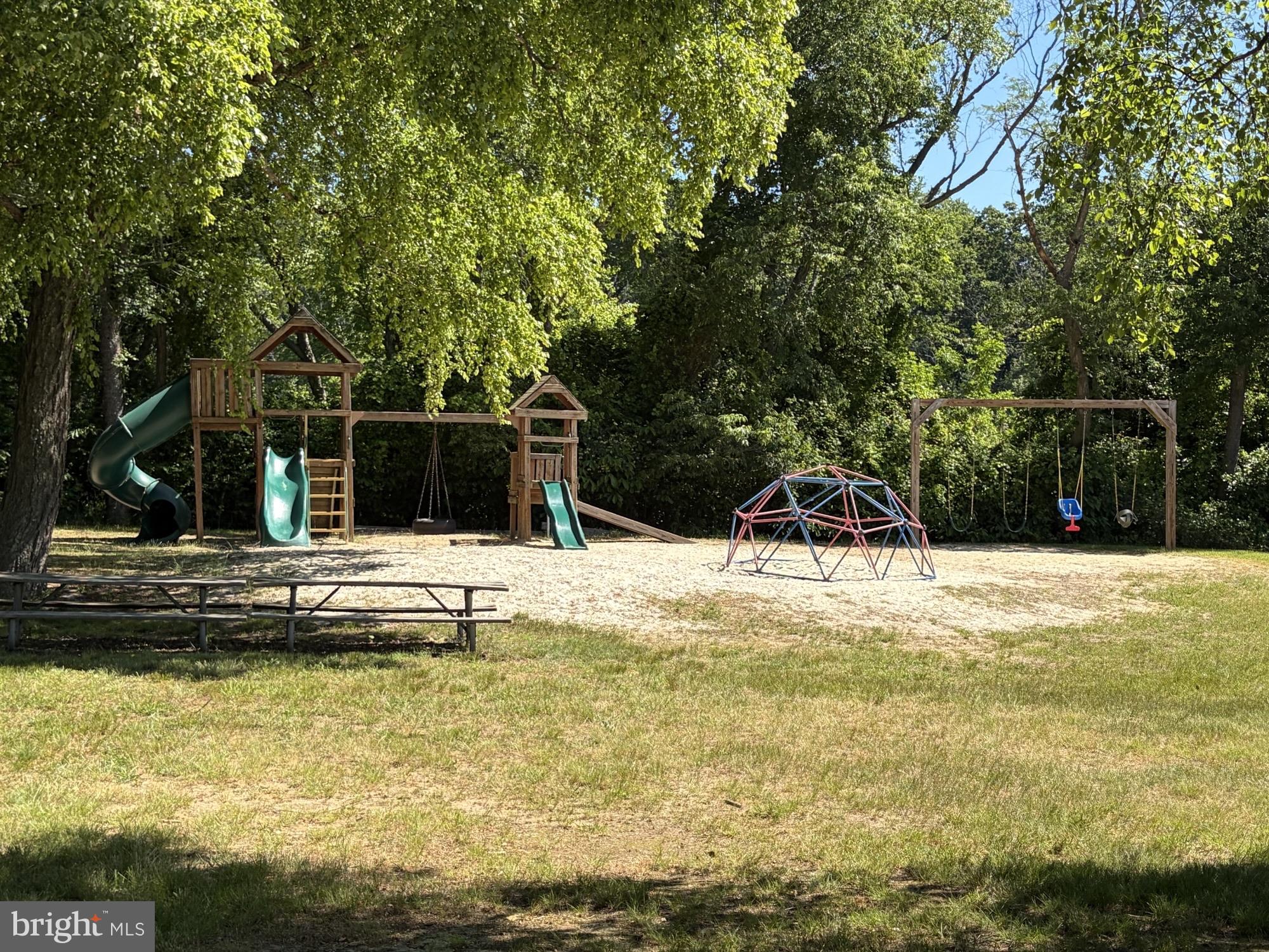 CHESAPEAKE ISLE - Residential