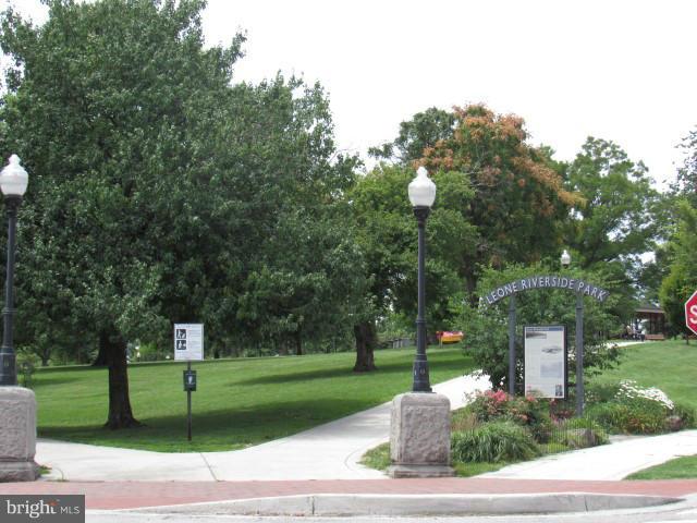 RIVERSIDE - Residential Lease