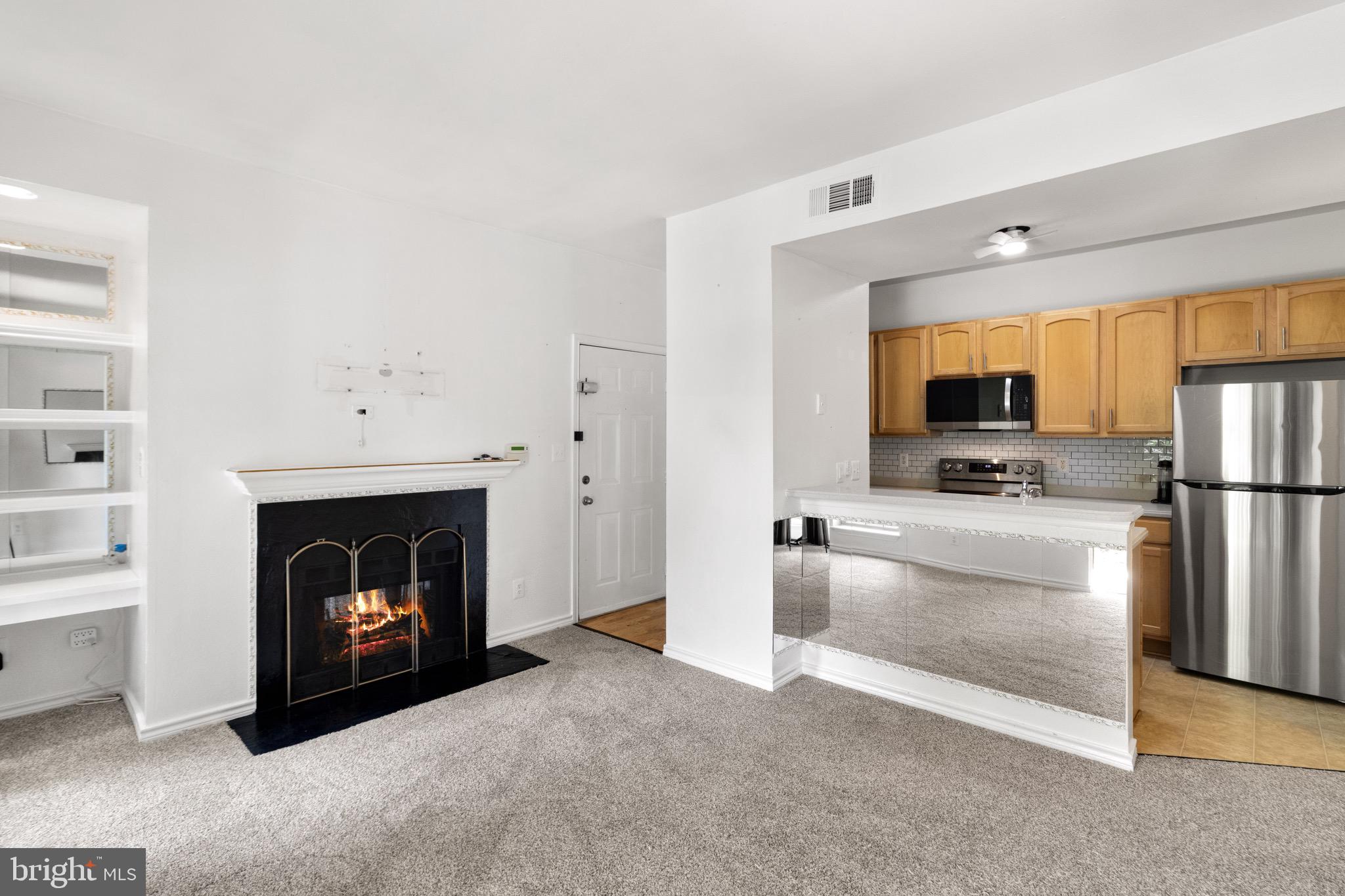 PENDERBROOK SQUARE CONDOMINIUMS - Residential