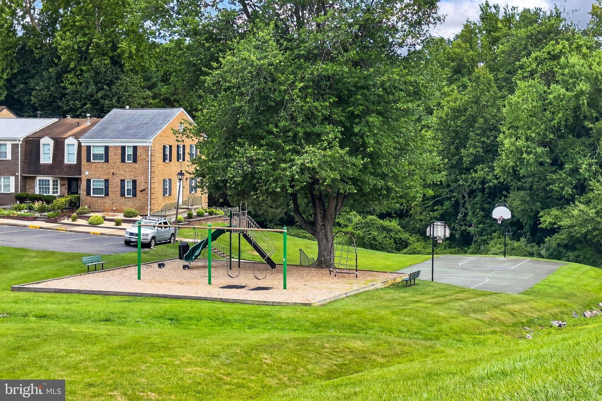 LAKEPOINTE - Residential