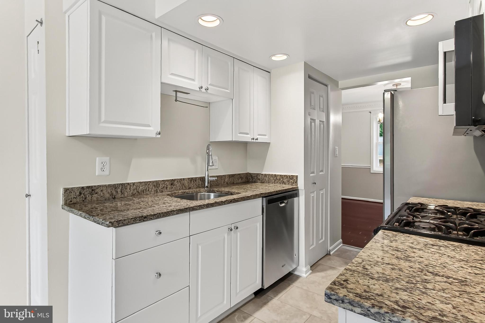 LAKEPOINTE - Residential