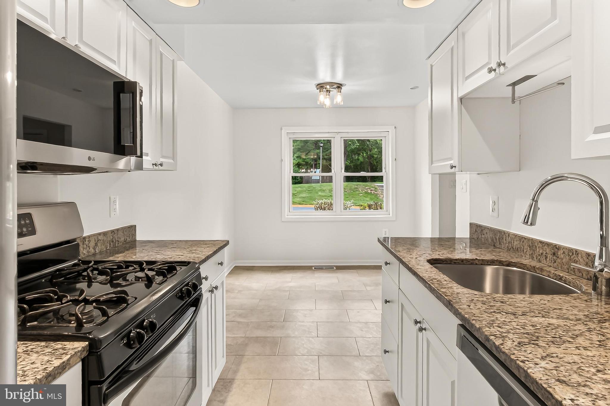 LAKEPOINTE - Residential
