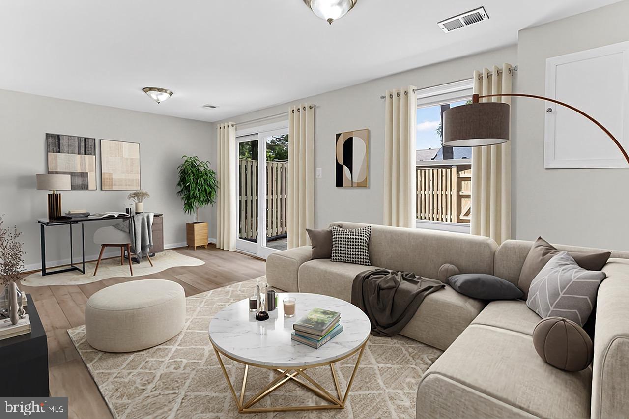 LAKEPOINTE - Residential