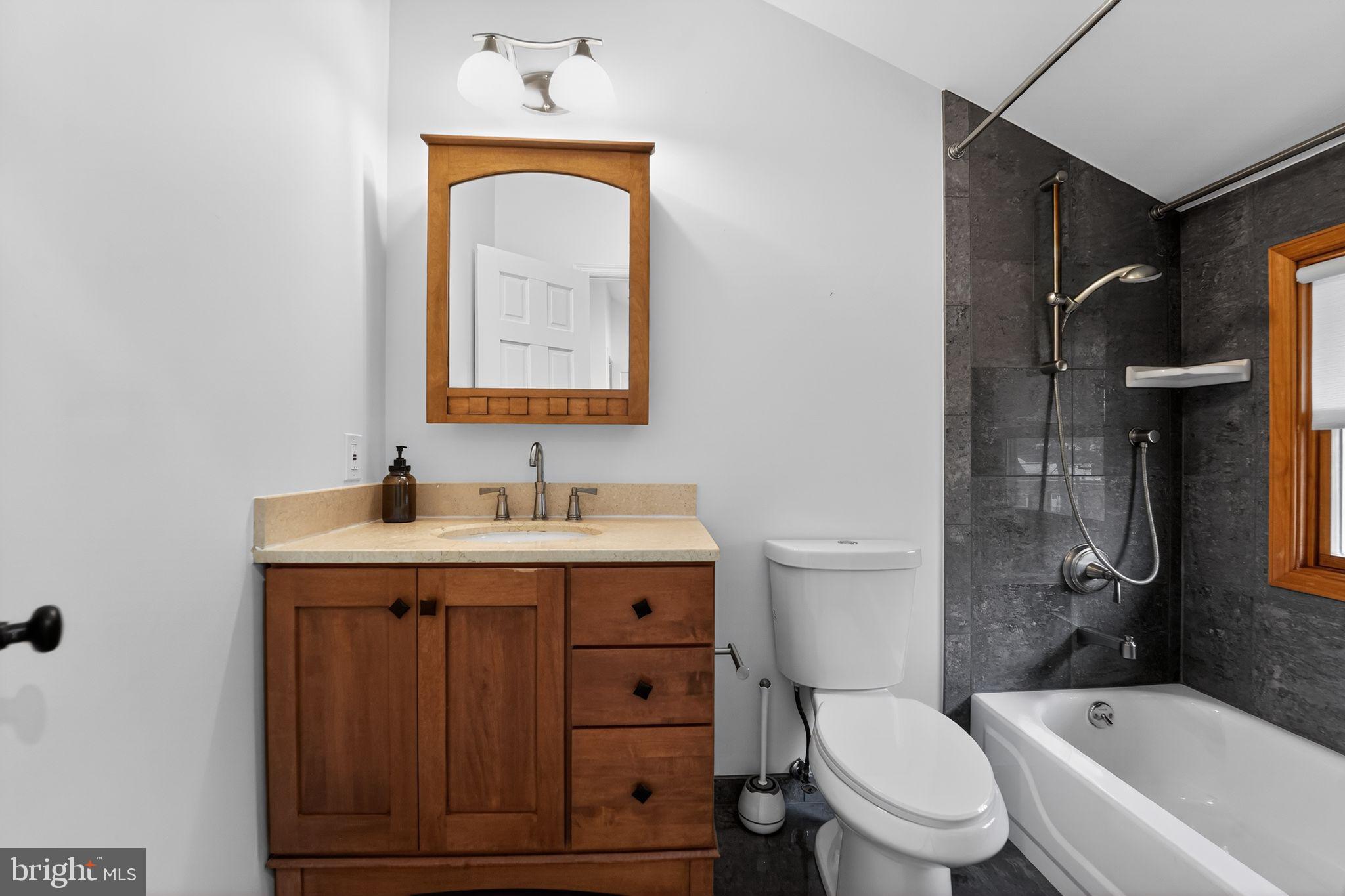 NORTH KENSINGTON - Residential