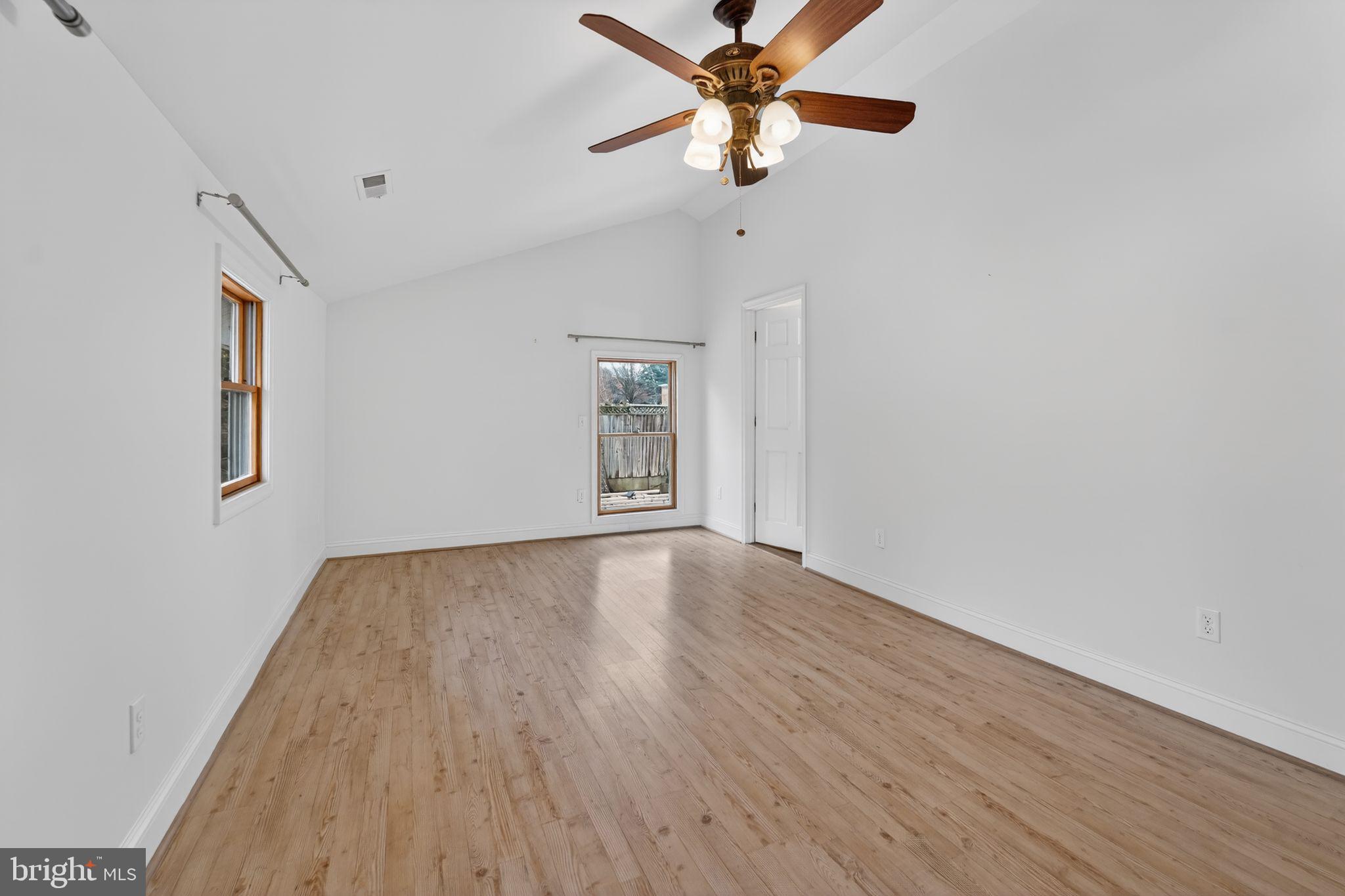 NORTH KENSINGTON - Residential