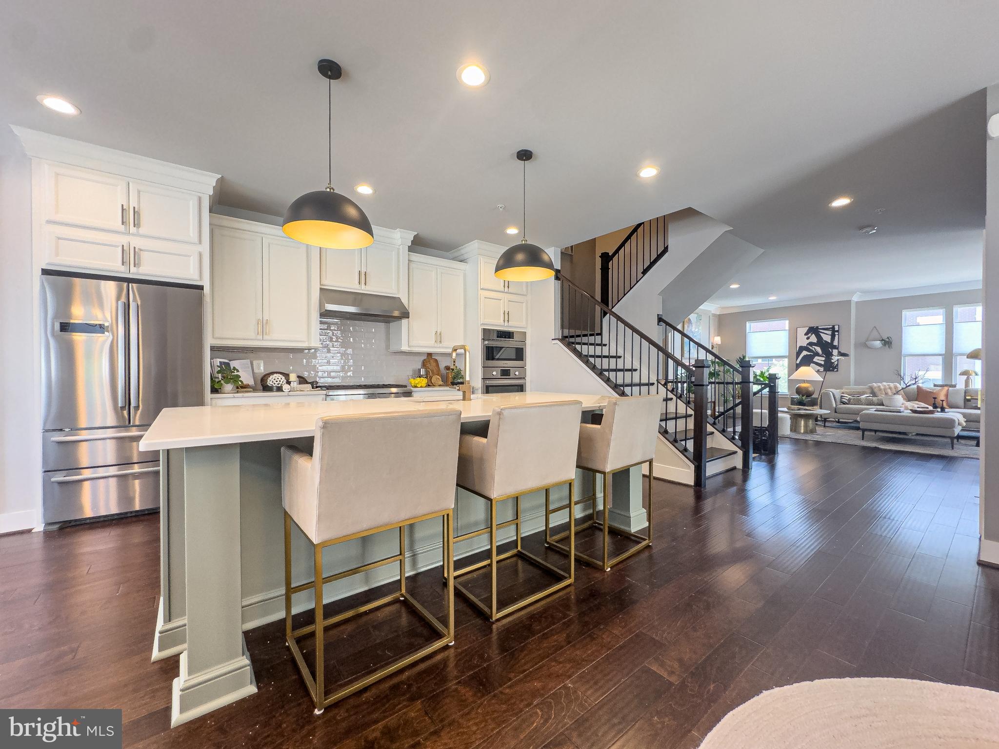SUNRISE SQUARE - Residential