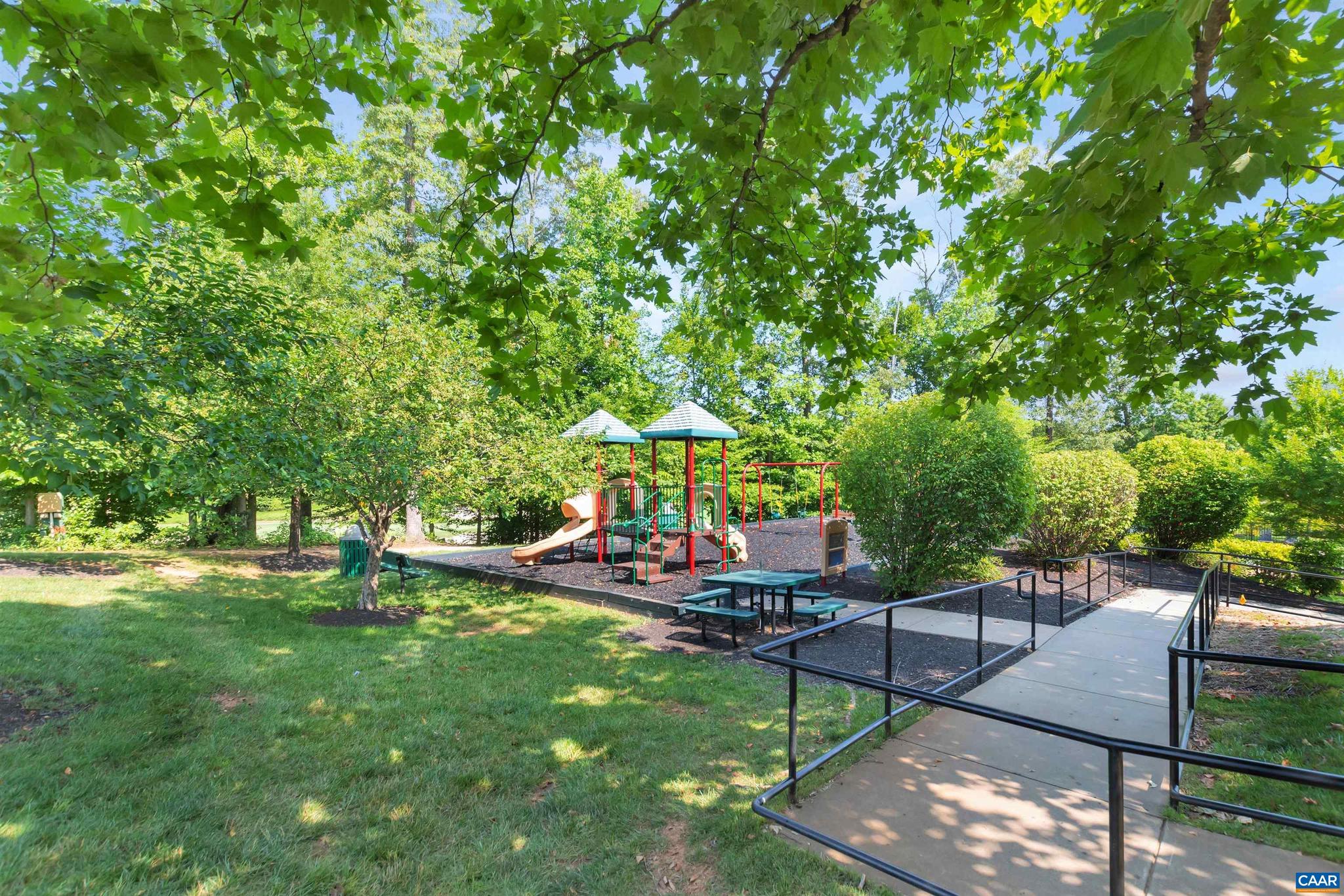 SPRING CREEK - Residential