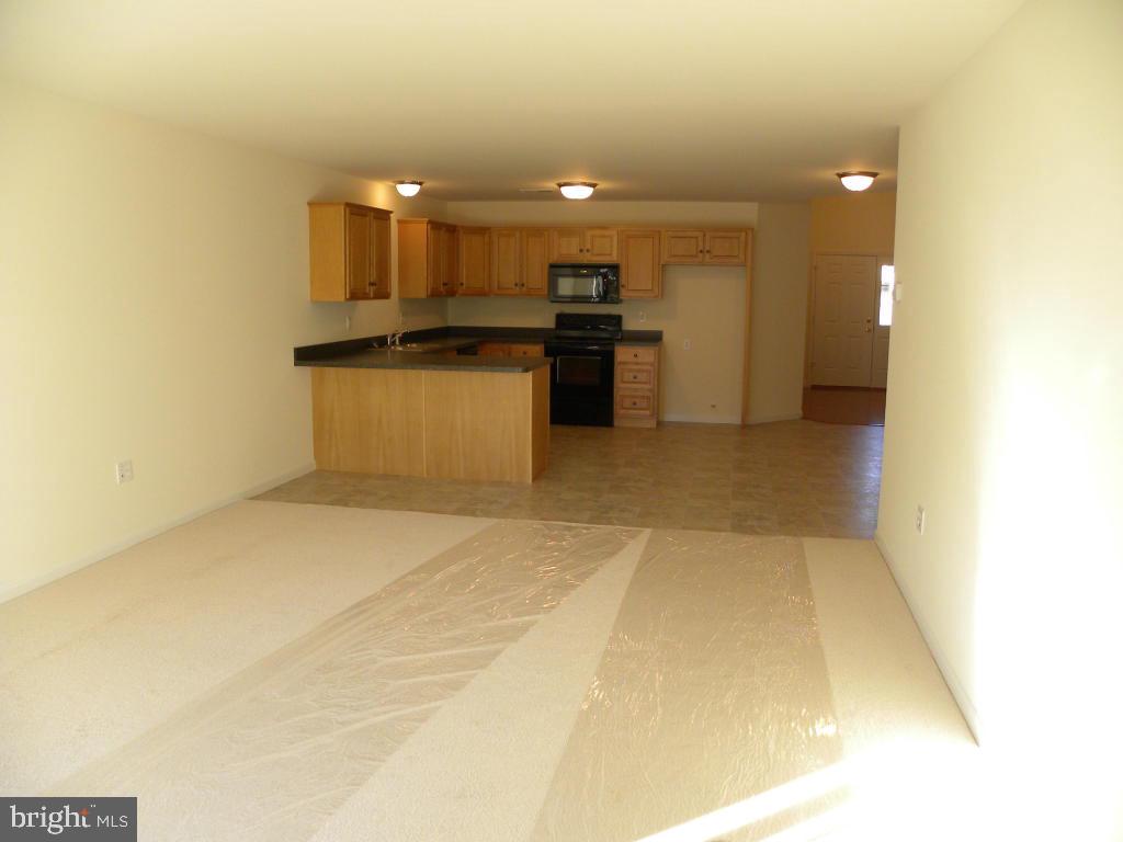 SUMMIT POINTE AT ELM TREE - Residential