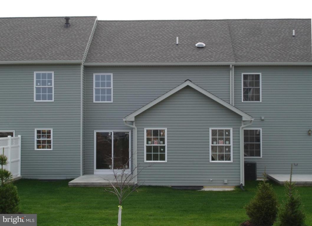 SUMMIT POINTE AT ELM TREE - Residential