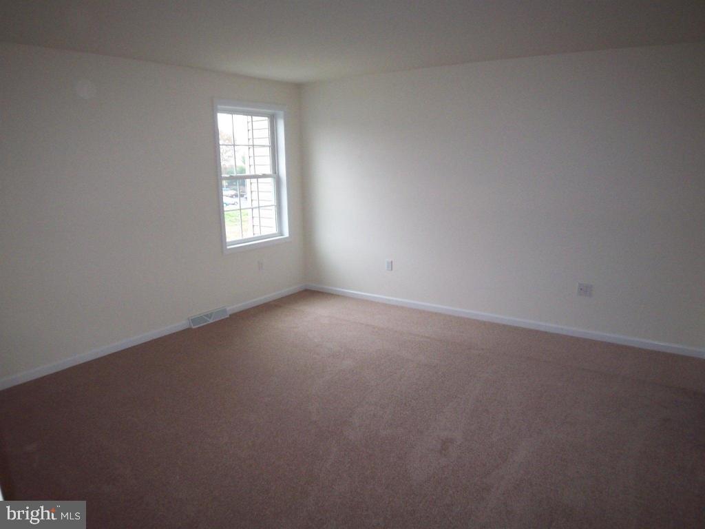 SUMMIT POINTE AT ELM TREE - Residential