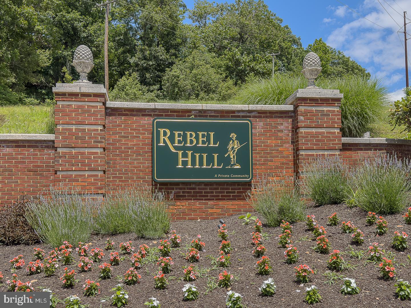 REBEL HILL - Residential