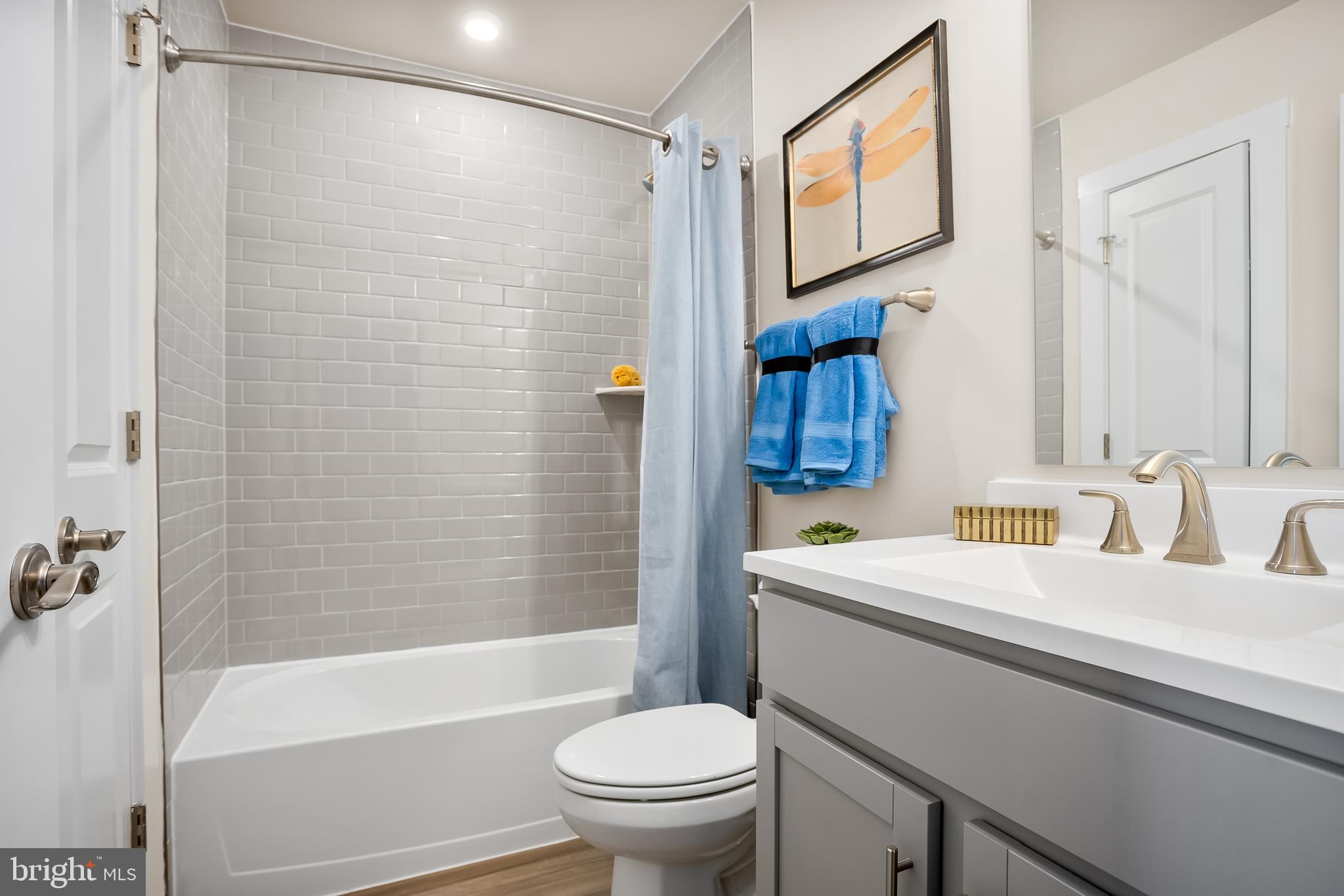 ABRAMS POINTE - Residential