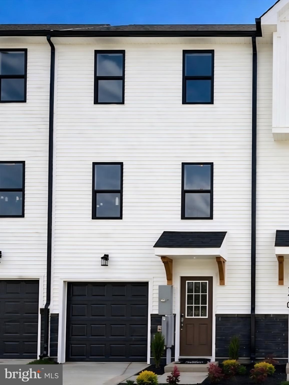 ABRAMS POINTE - Residential
