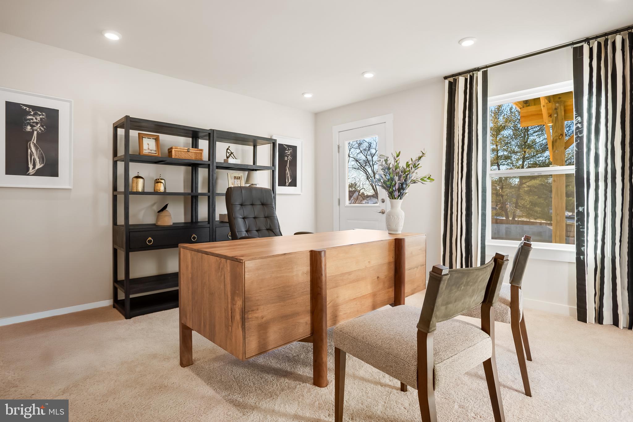 ABRAMS POINTE - Residential