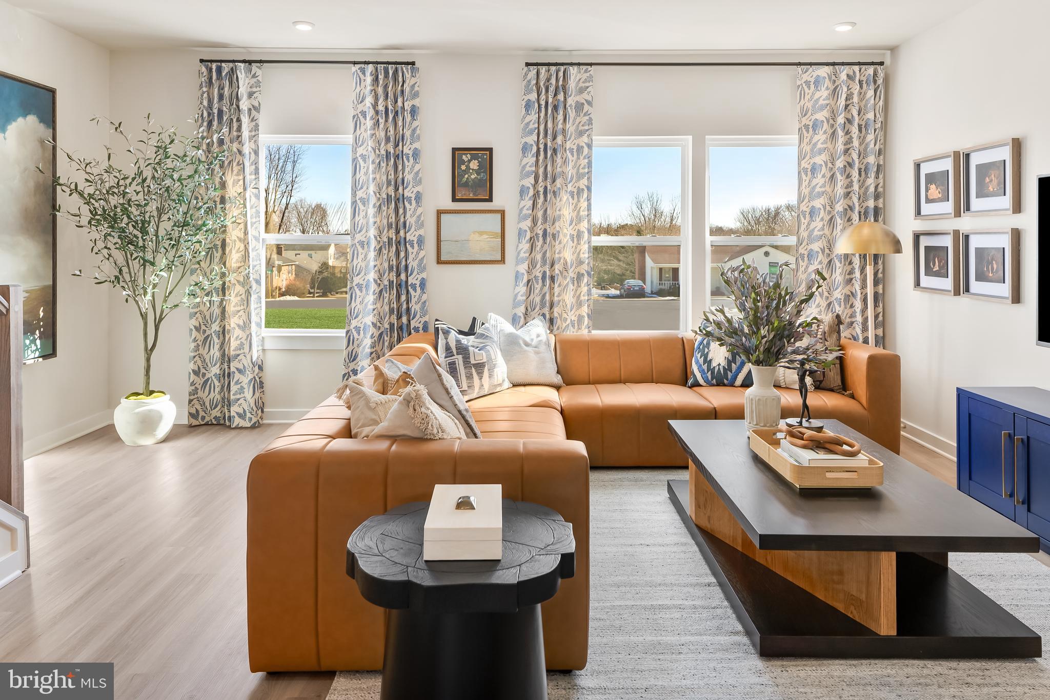 ABRAMS POINTE - Residential