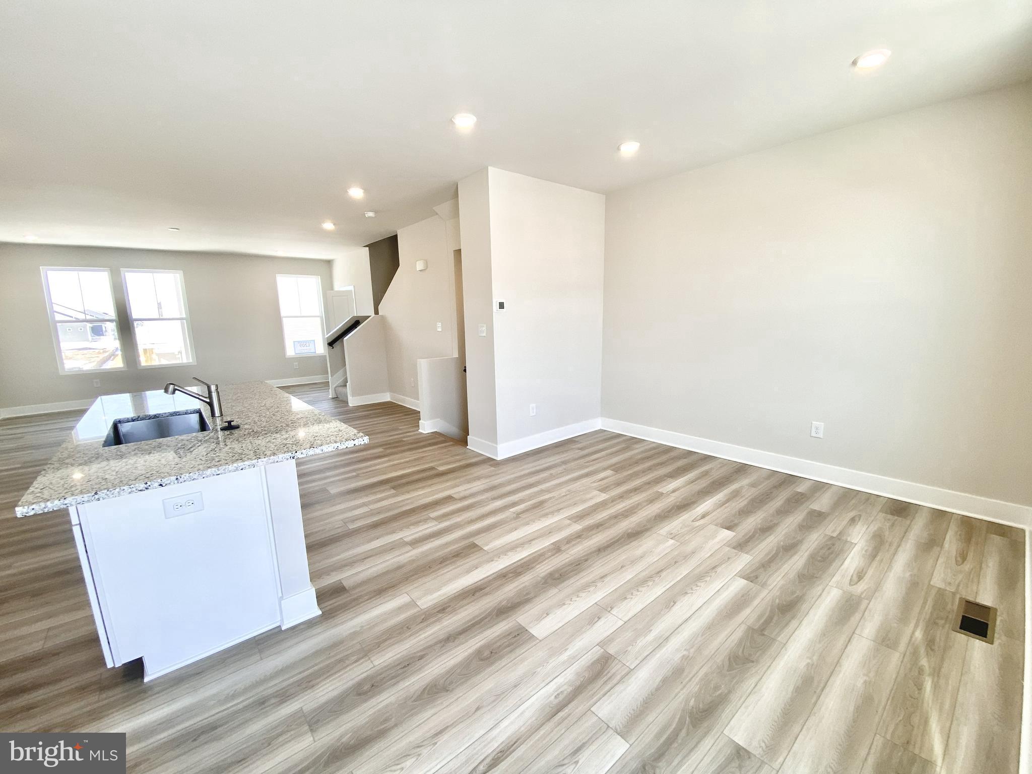 PLANTATION LAKES - Residential