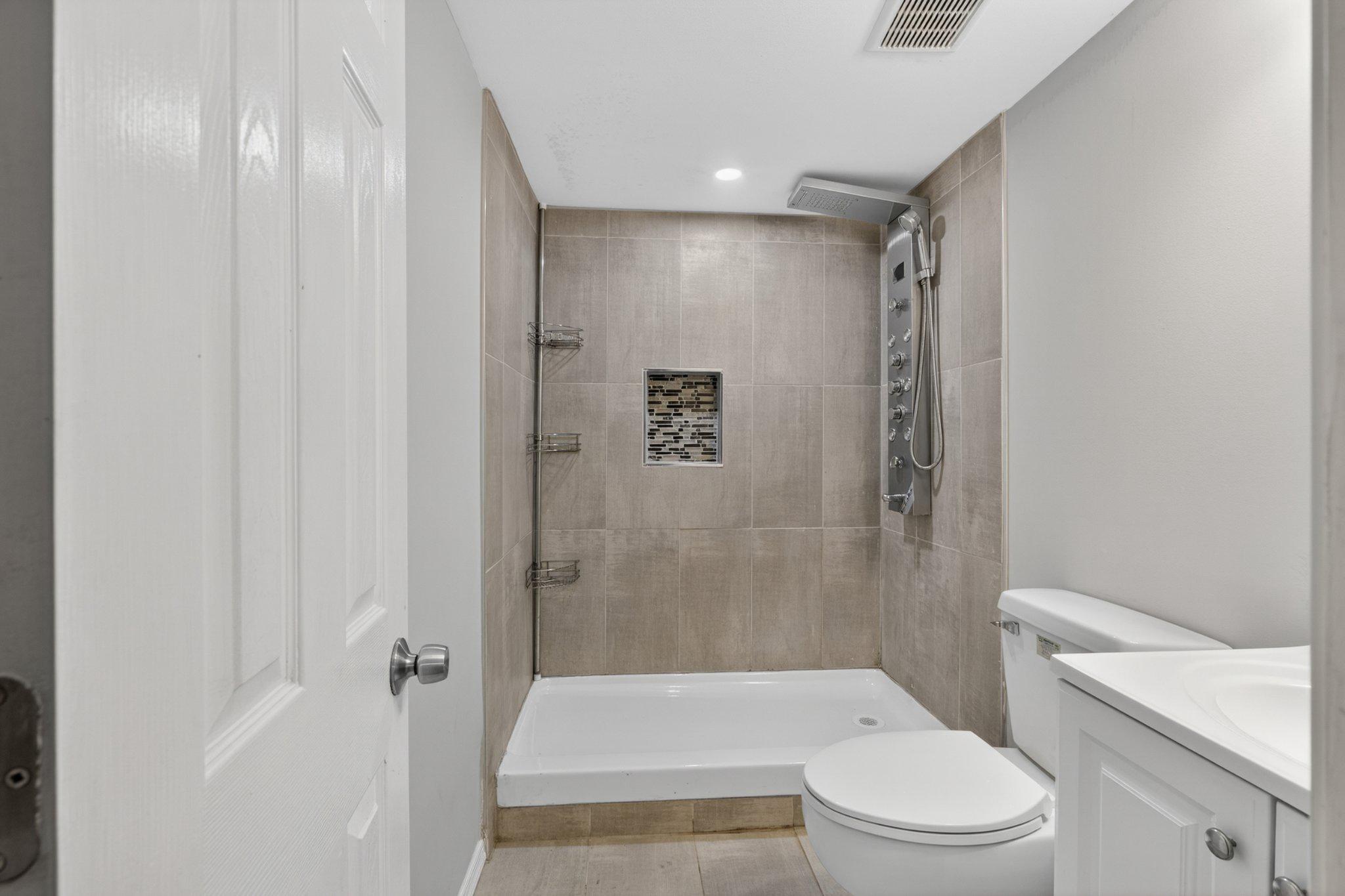 NORTHWOOD - Residential