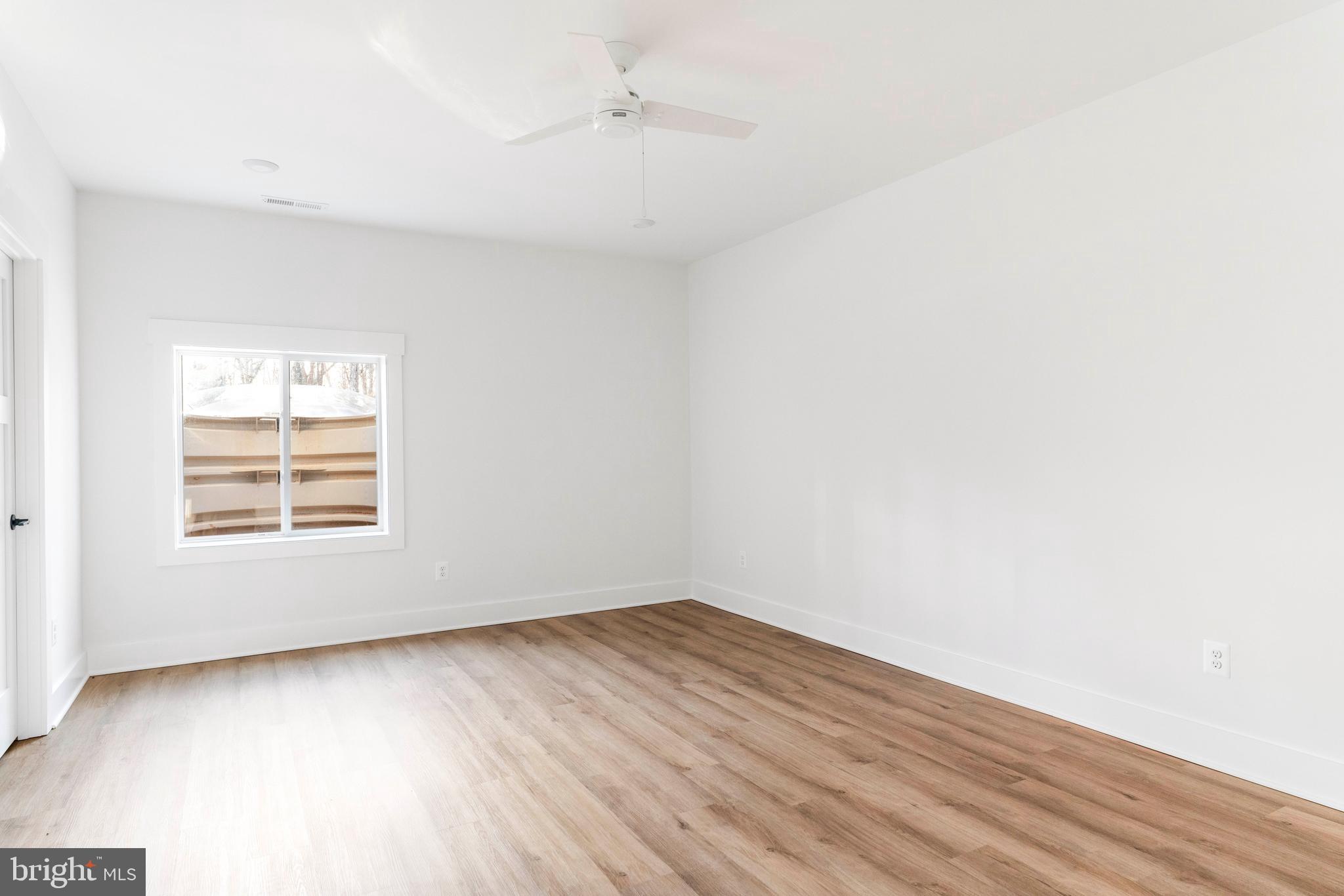 DAVIDSONVILLE - Residential