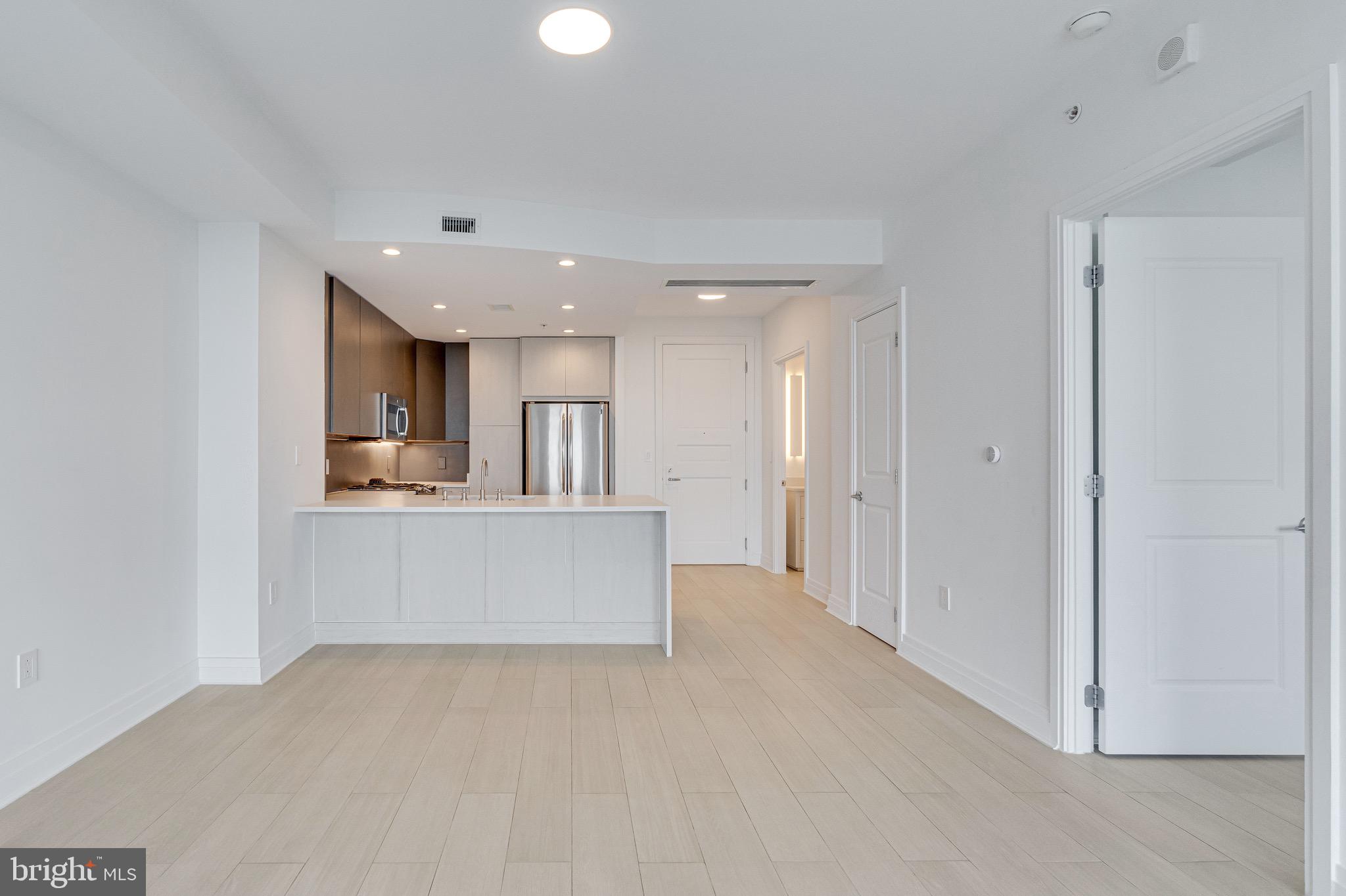 ONE PARK CREST - Residential