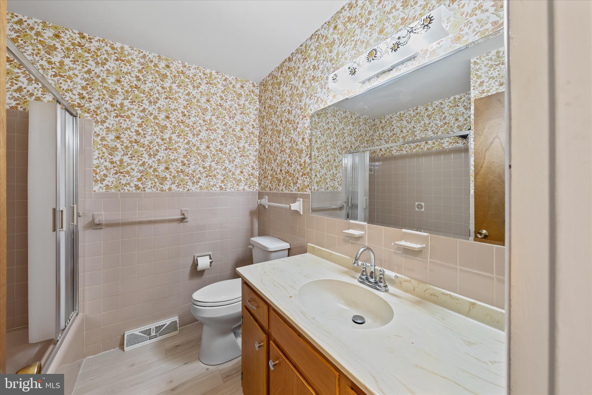 MEADOWGLEN - Residential