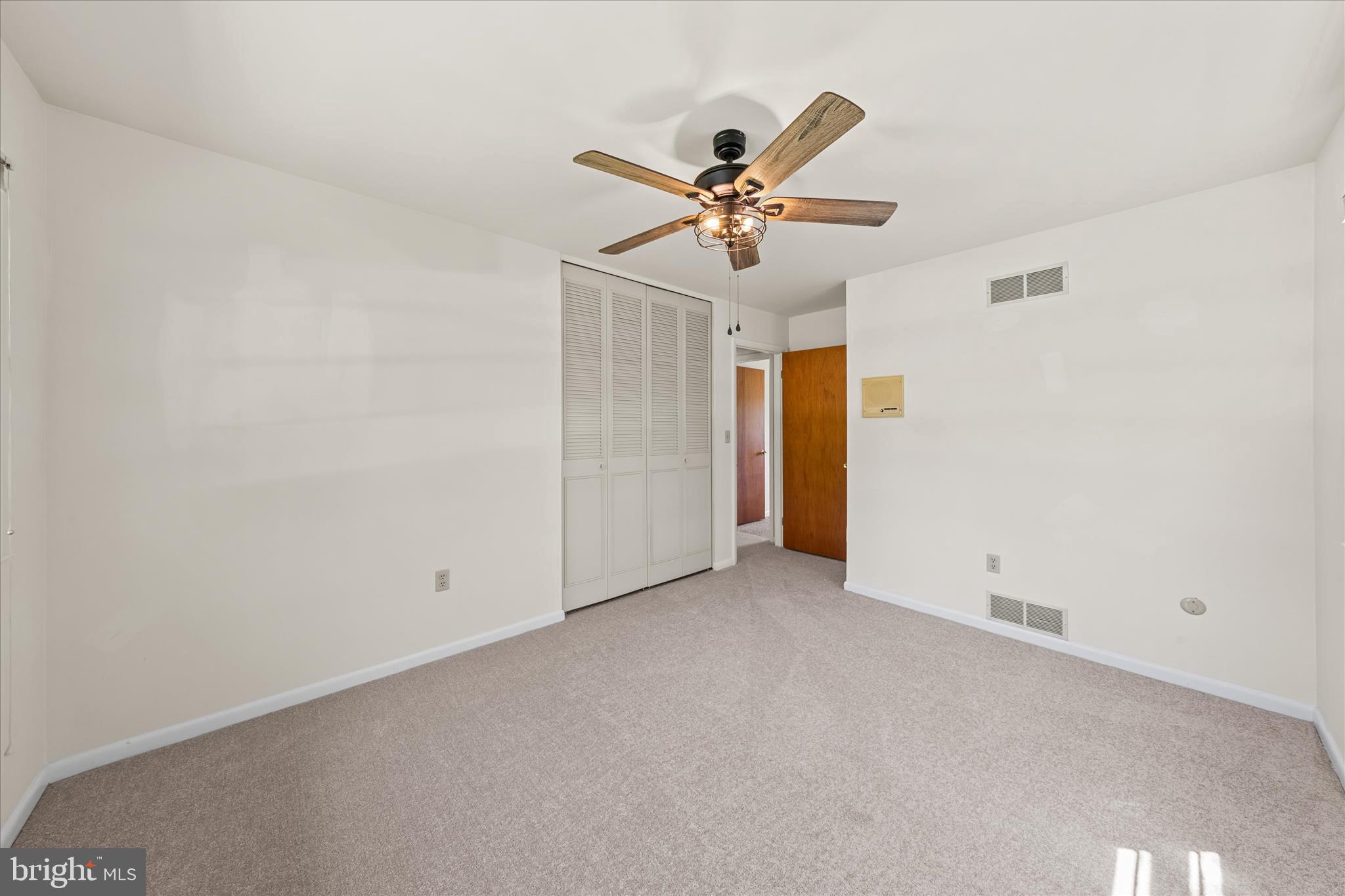 MEADOWGLEN - Residential