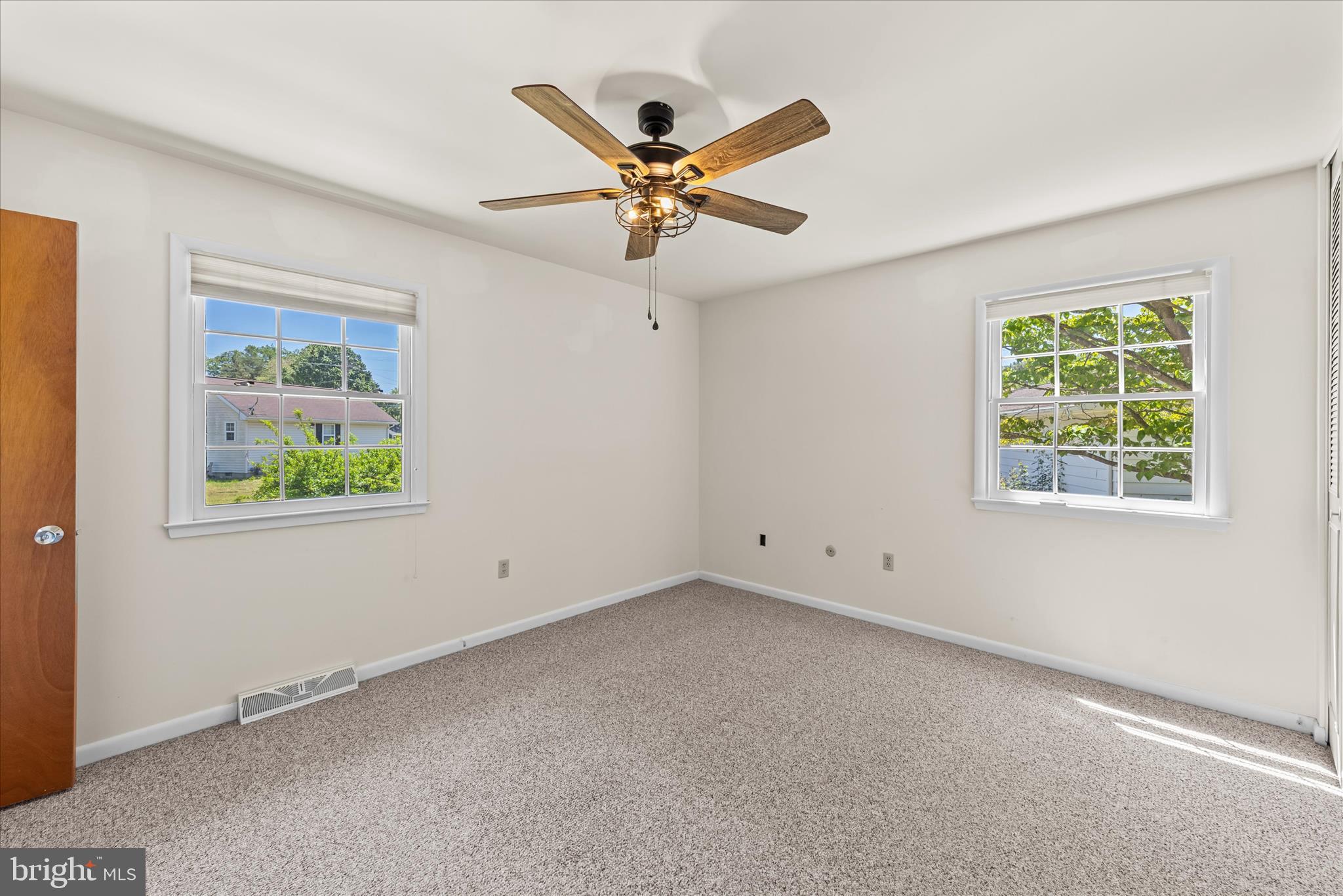 MEADOWGLEN - Residential