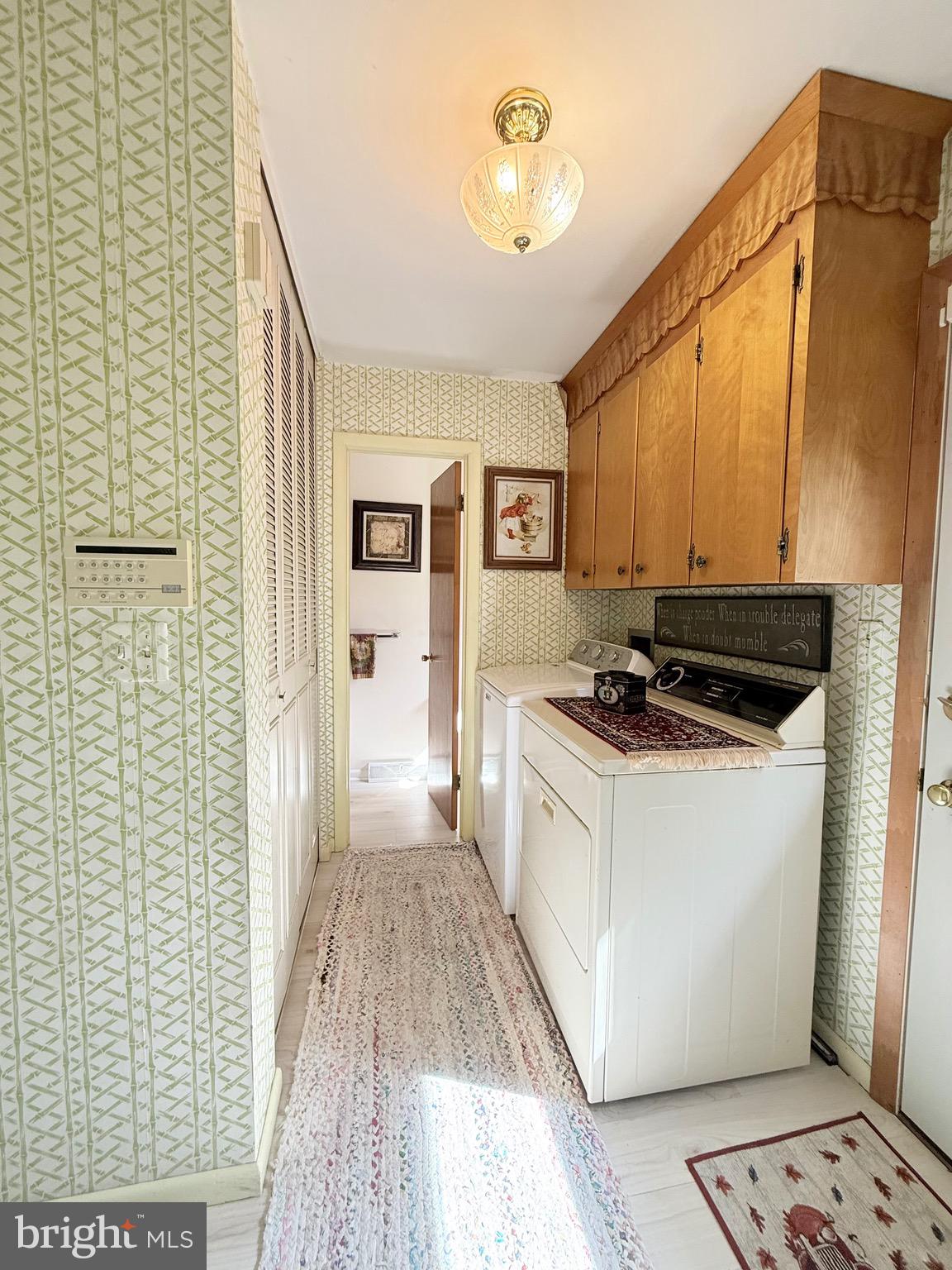 MEADOWGLEN - Residential