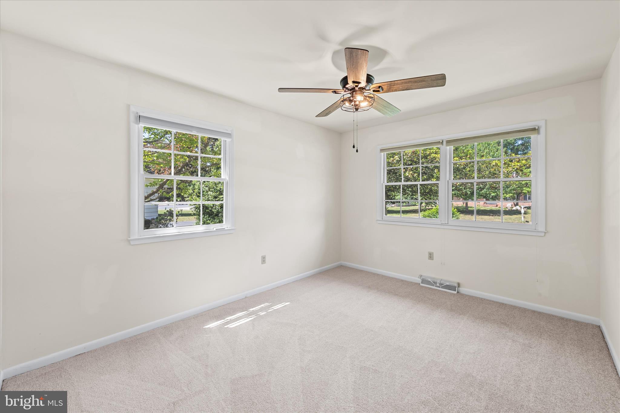 MEADOWGLEN - Residential