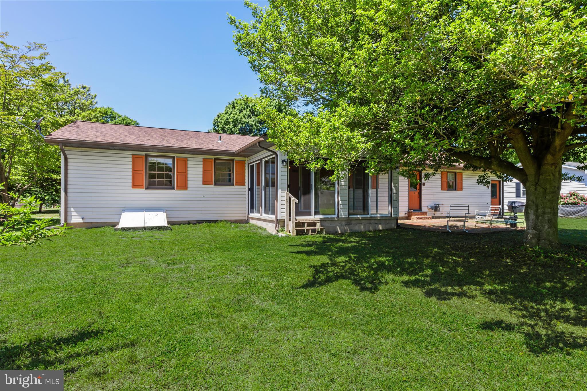 MEADOWGLEN - Residential