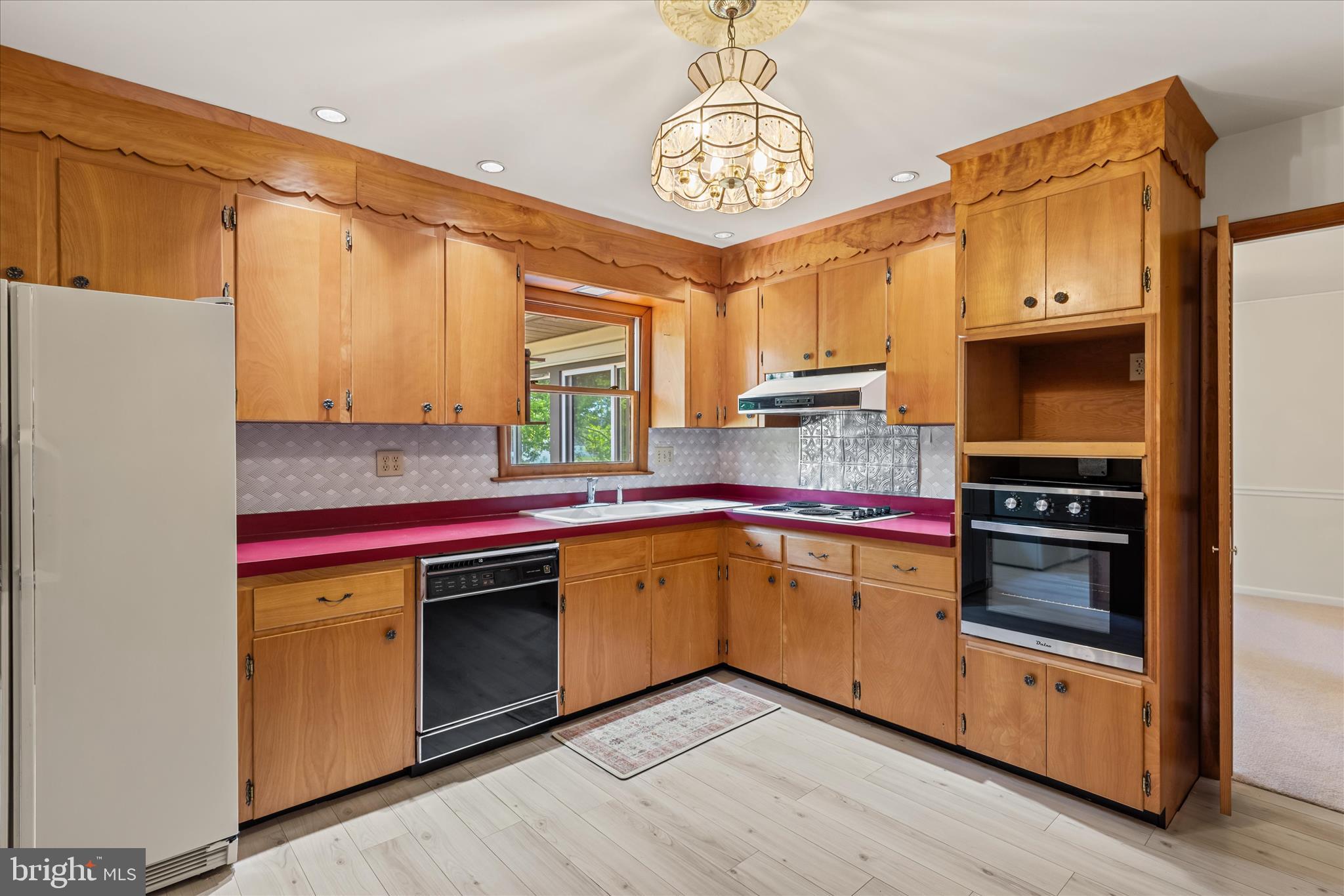 MEADOWGLEN - Residential
