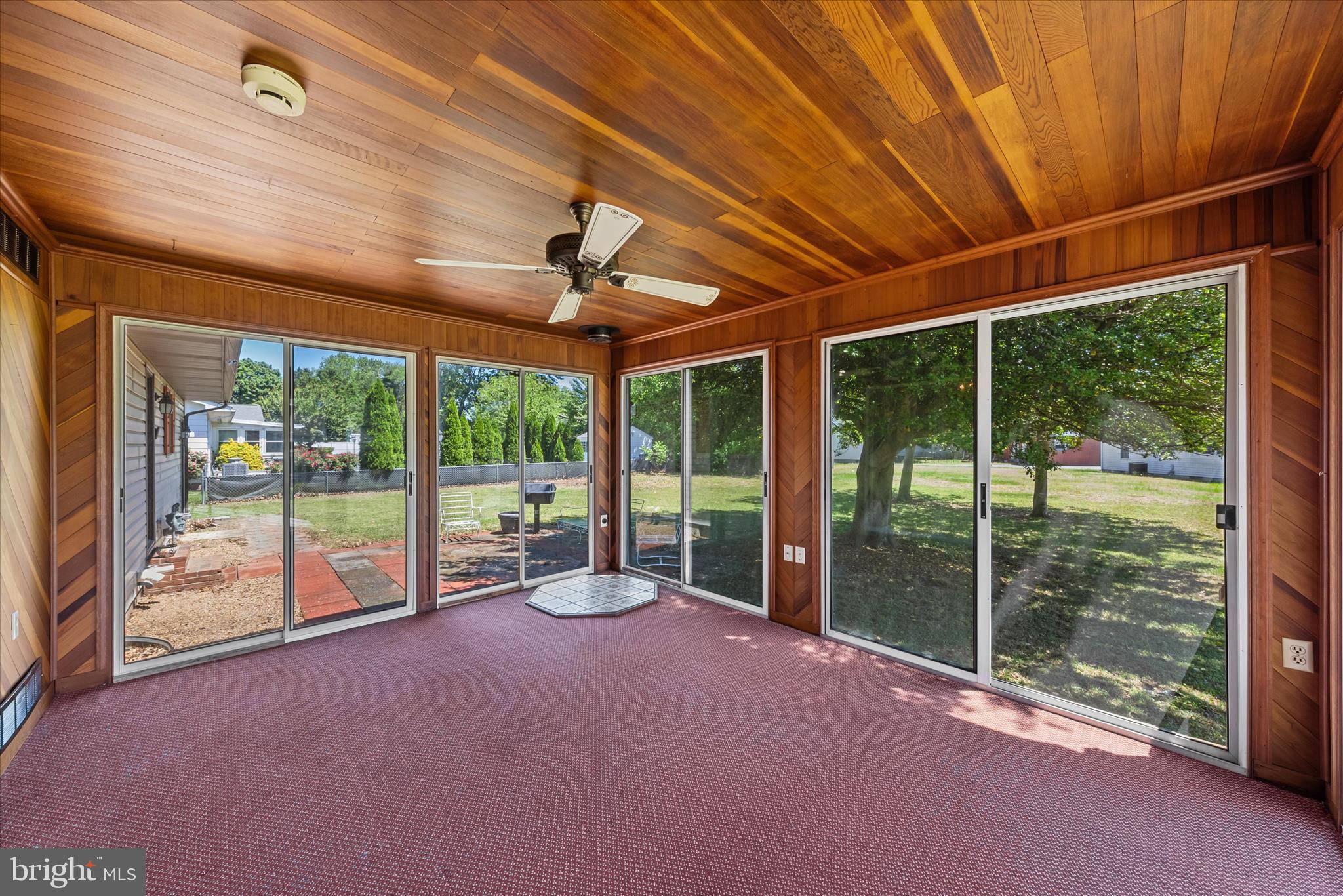 MEADOWGLEN - Residential