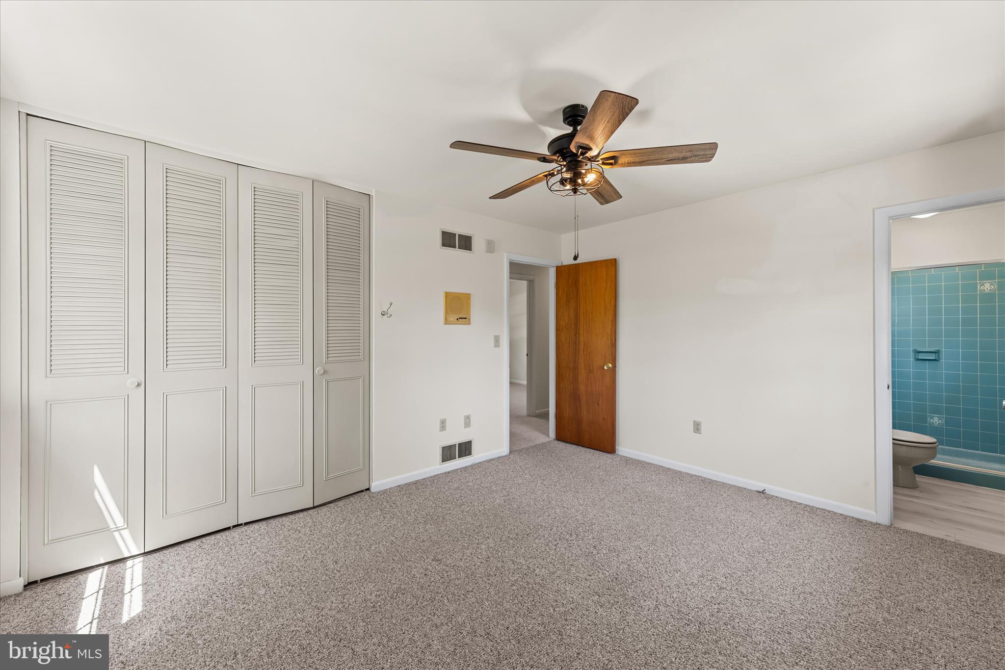MEADOWGLEN - Residential