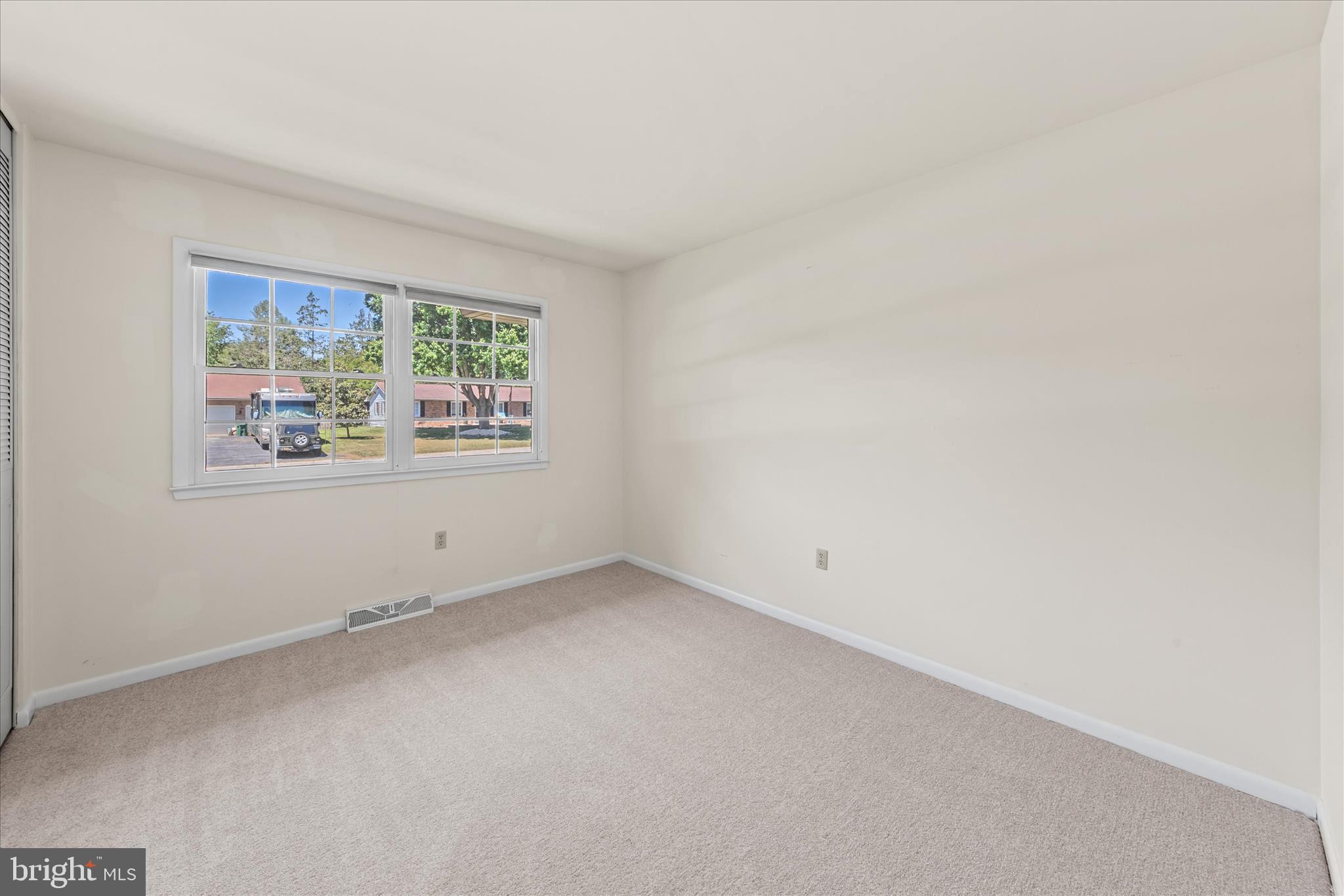 MEADOWGLEN - Residential