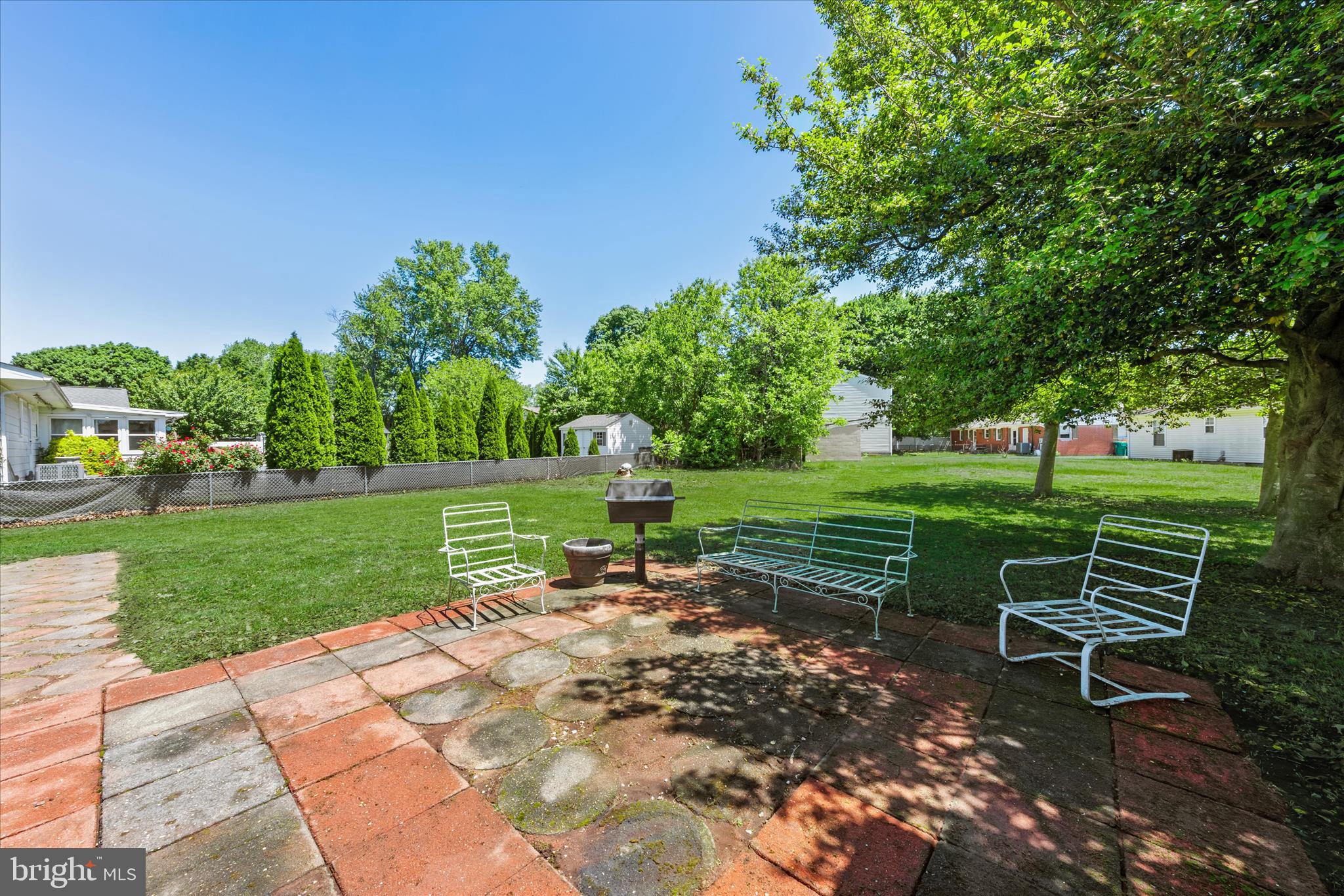 MEADOWGLEN - Residential