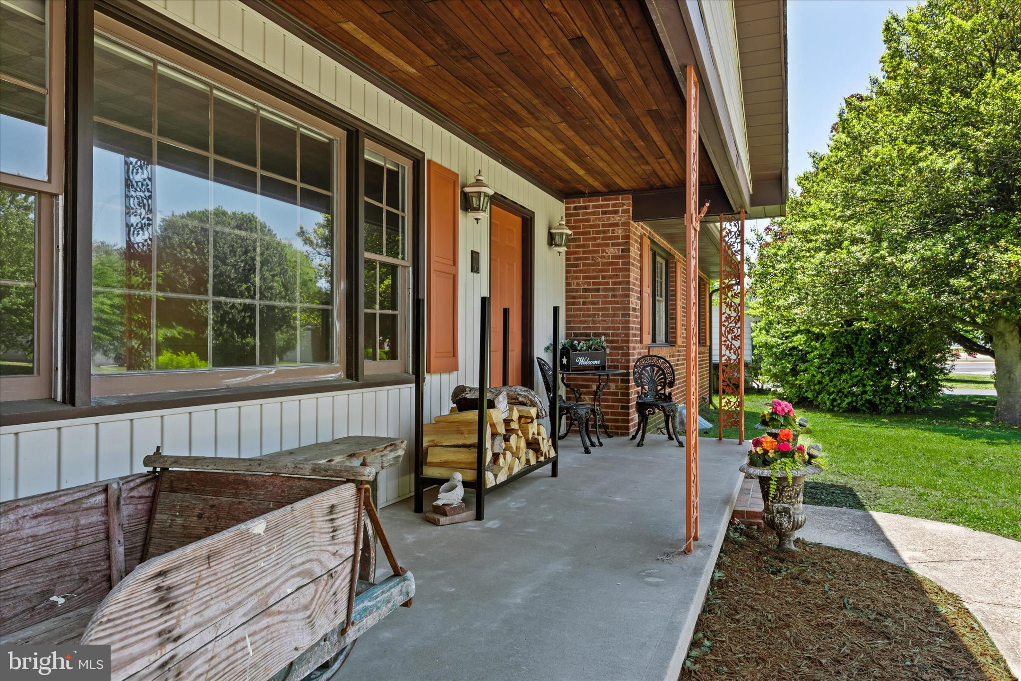 MEADOWGLEN - Residential