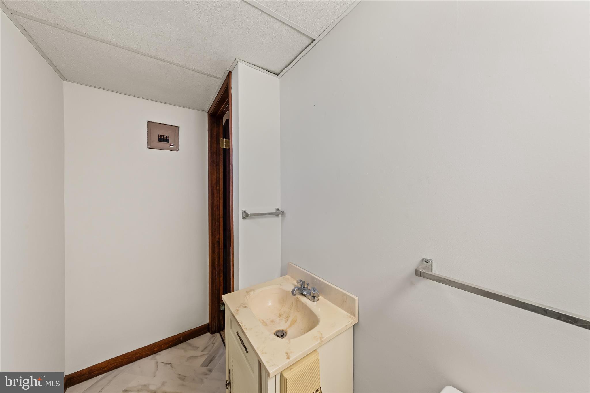 MEADOWGLEN - Residential
