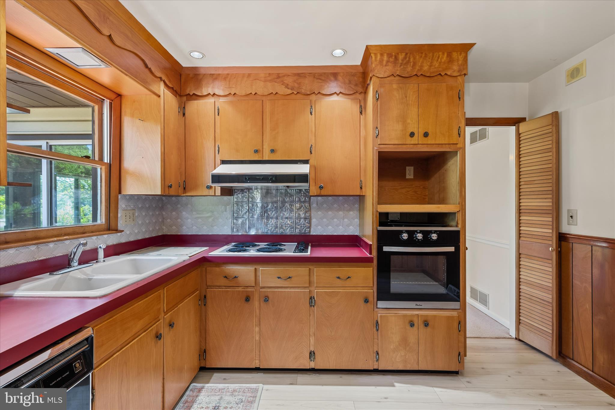 MEADOWGLEN - Residential