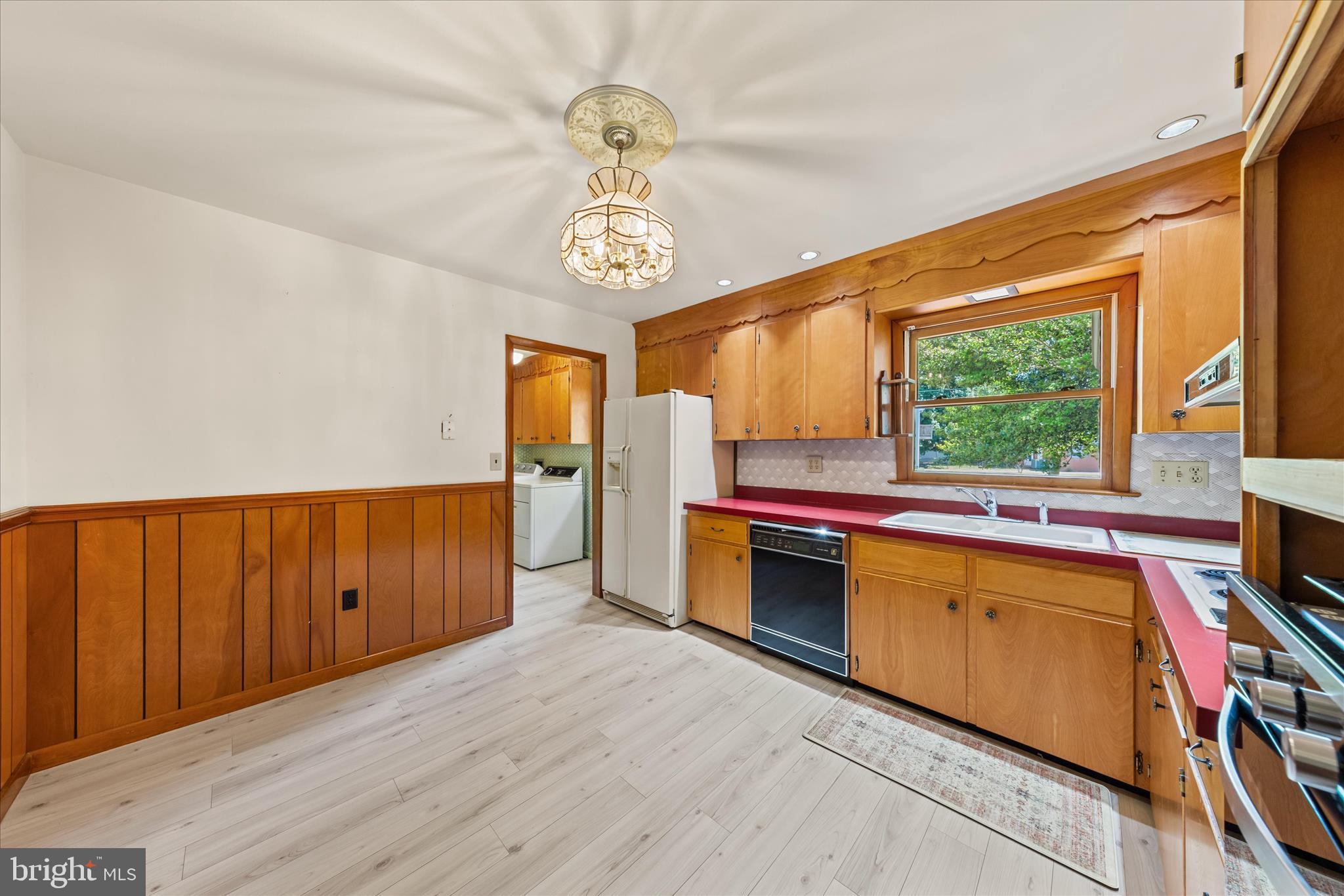 MEADOWGLEN - Residential