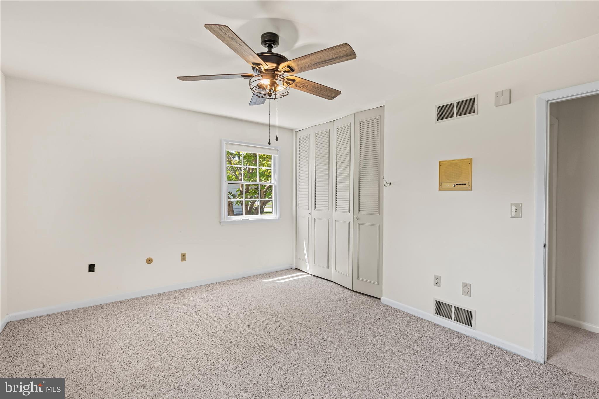 MEADOWGLEN - Residential