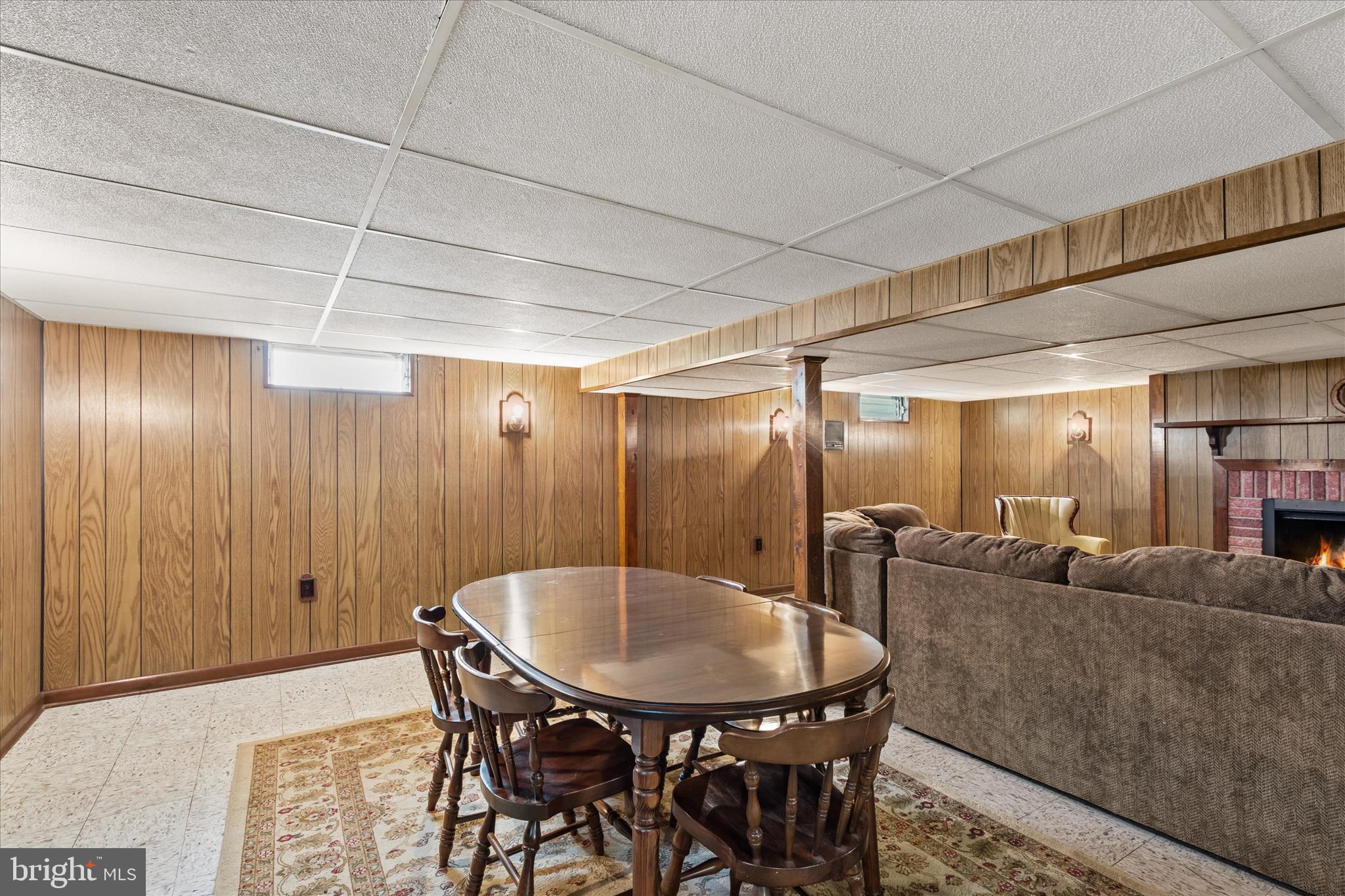 MEADOWGLEN - Residential