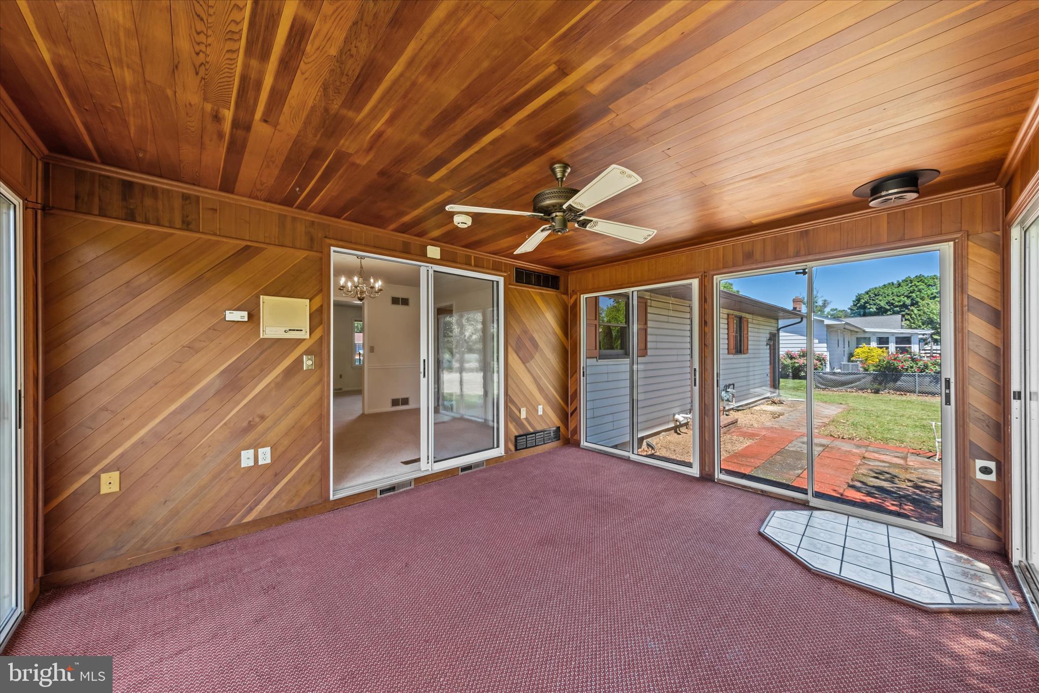 MEADOWGLEN - Residential