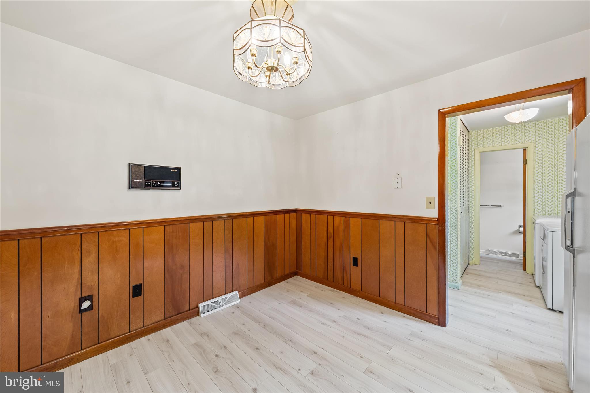 MEADOWGLEN - Residential