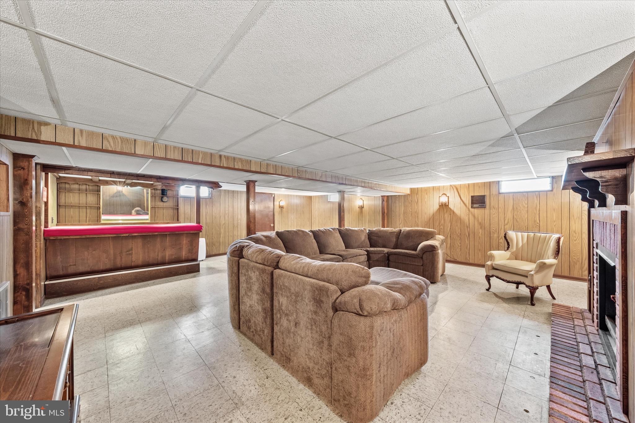 MEADOWGLEN - Residential