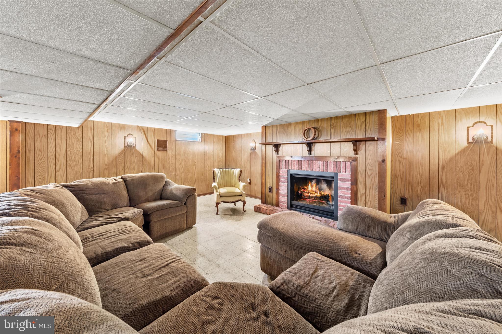 MEADOWGLEN - Residential