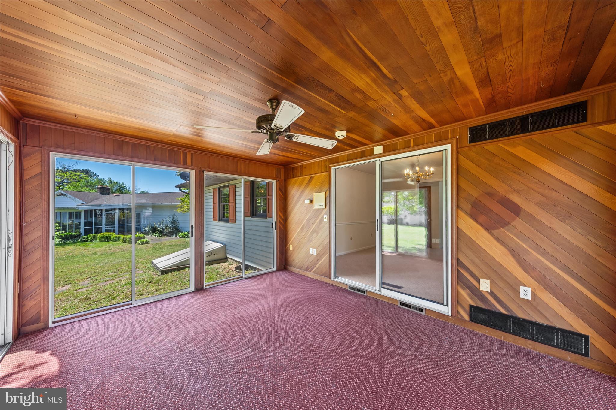 MEADOWGLEN - Residential